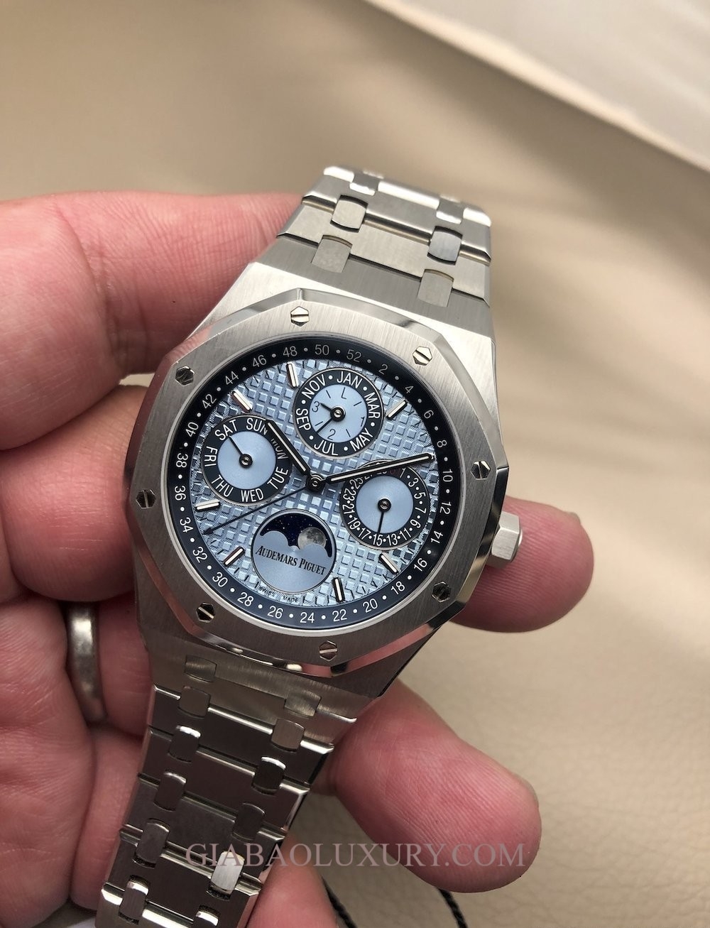 Đồng Hồ Audemars Piguet Royal Oak Perpetual Calendar Platinum Ice Blue Dial ref. 26574PT.OO.1220PT.01