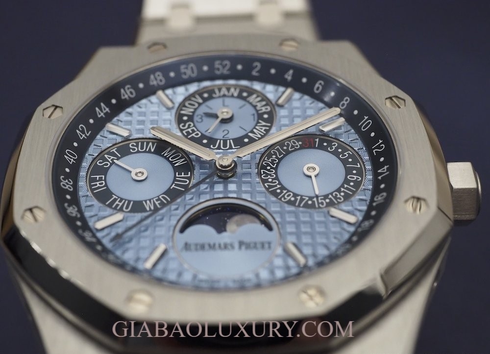 Đồng Hồ Audemars Piguet Royal Oak Perpetual Calendar Platinum Ice Blue Dial ref. 26574PT.OO.1220PT.01
