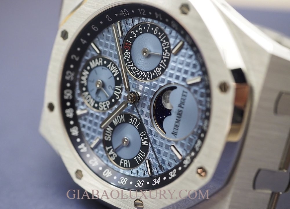 Đồng Hồ Audemars Piguet Royal Oak Perpetual Calendar Platinum Ice Blue Dial ref. 26574PT.OO.1220PT.01