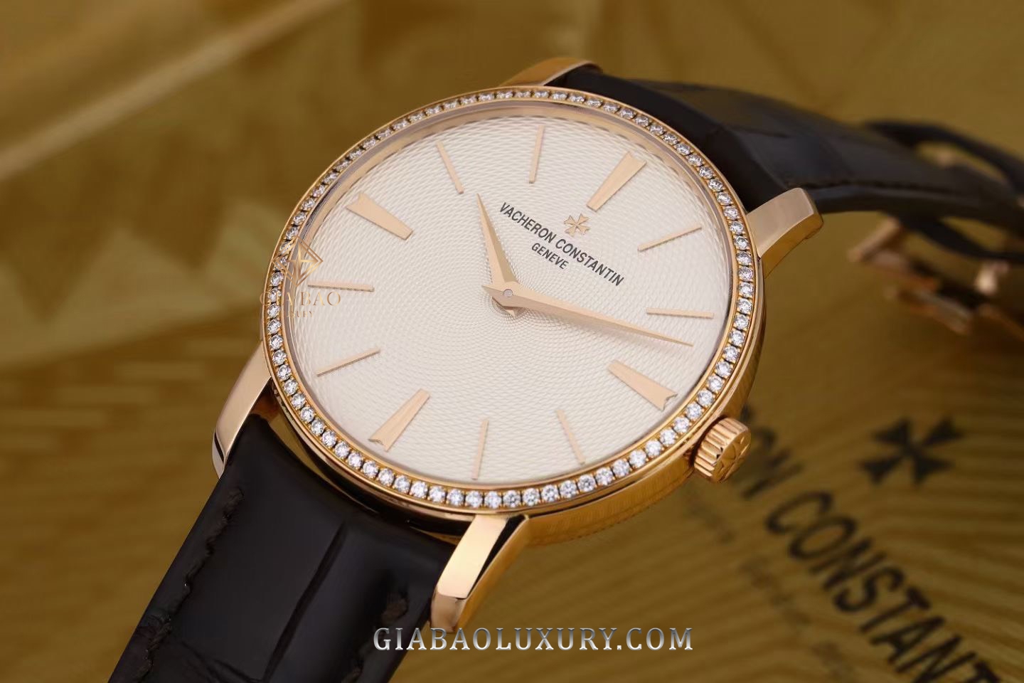 Đồng Hồ Vacheron Constantin Traditionnelle 82573/000R-9815