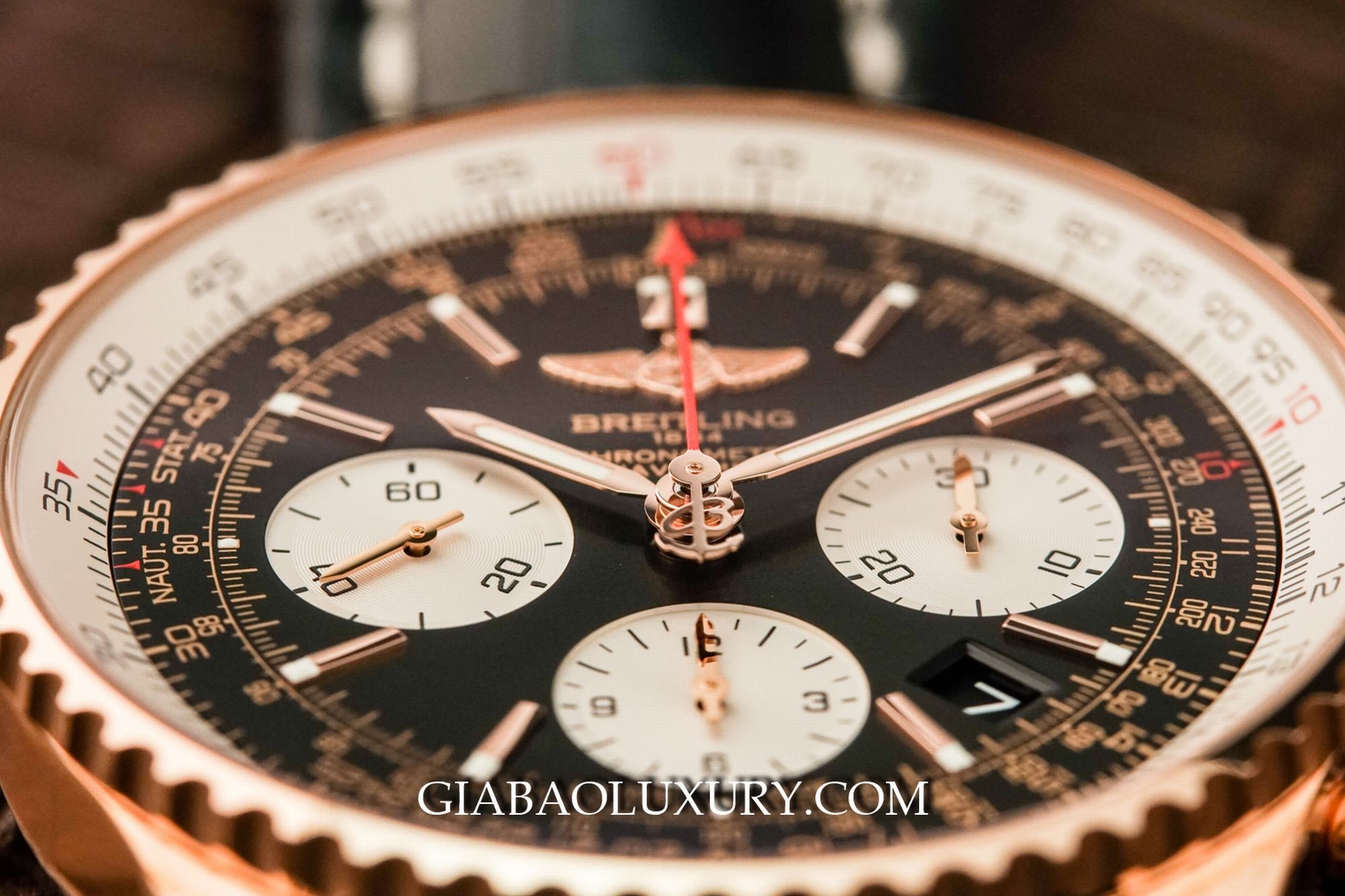 Đồng Hồ Breitling Montbrillant 01 Mặt Đen