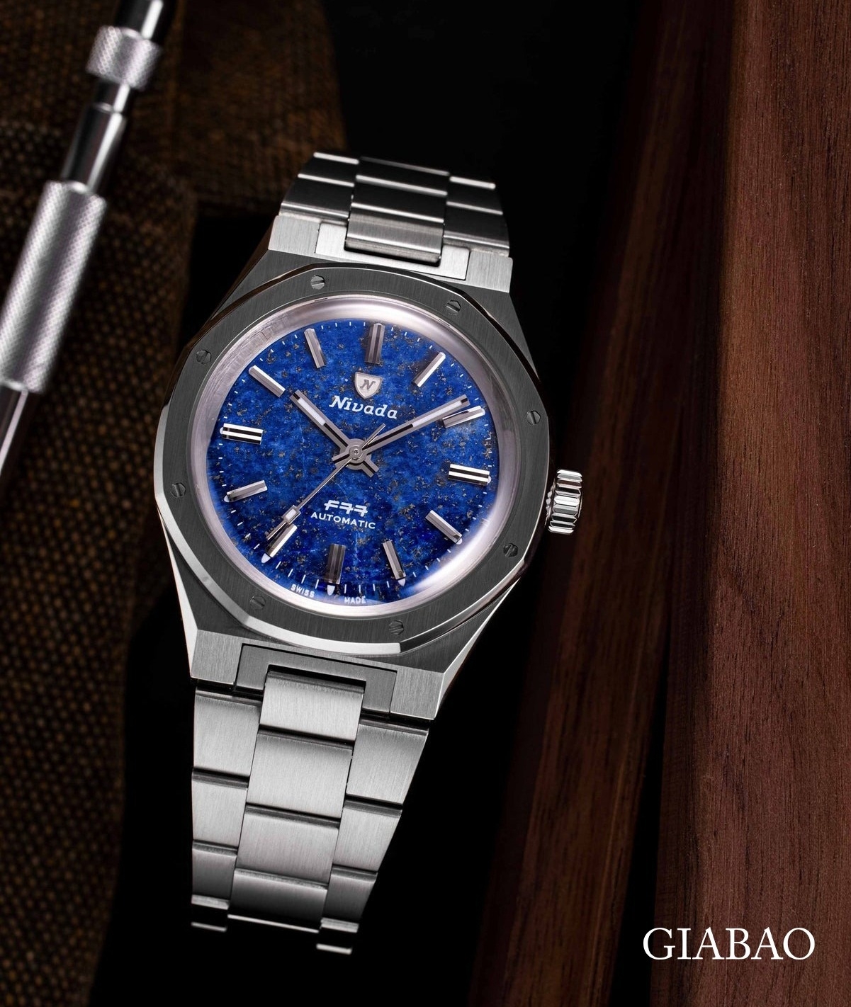 Đồng hồ đeo tay thương hiệu Nivada Grenchen, dòng sản phẩm F77
