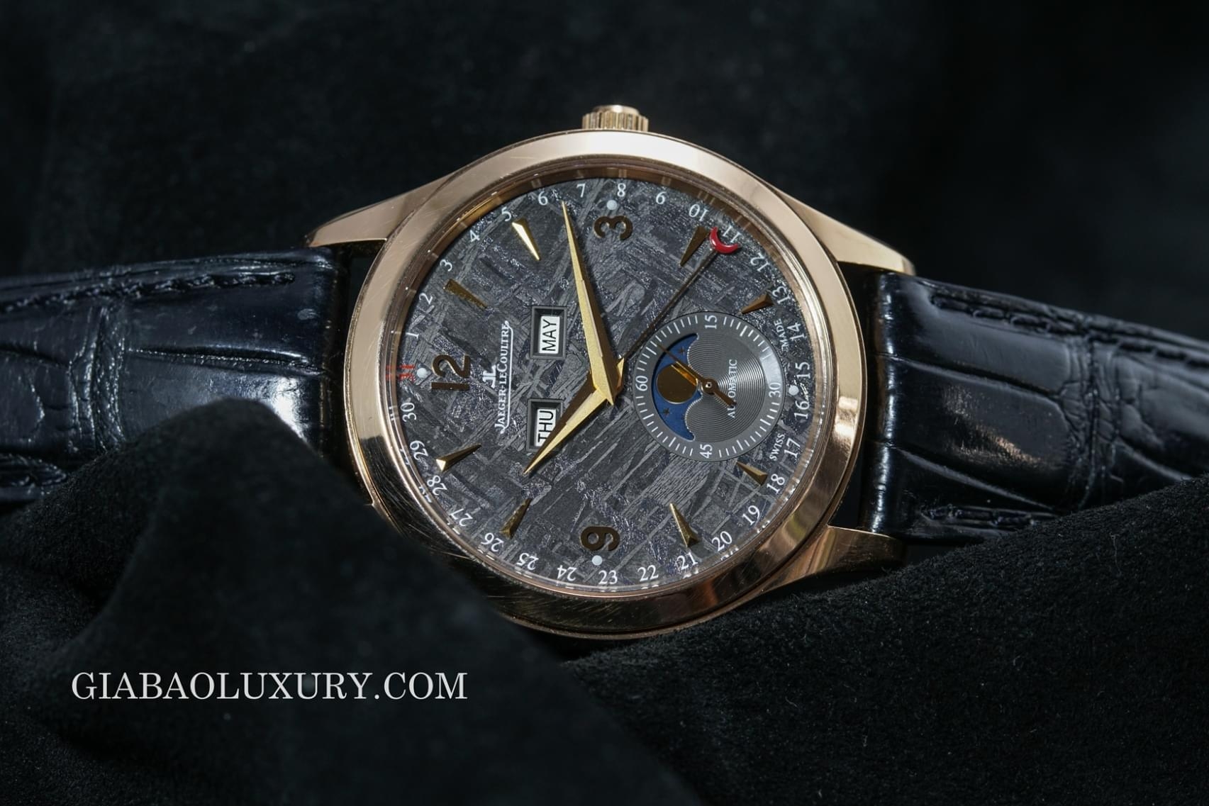 đồng hồ jaeger le-courtre master calendar ruthenium meteorite dial