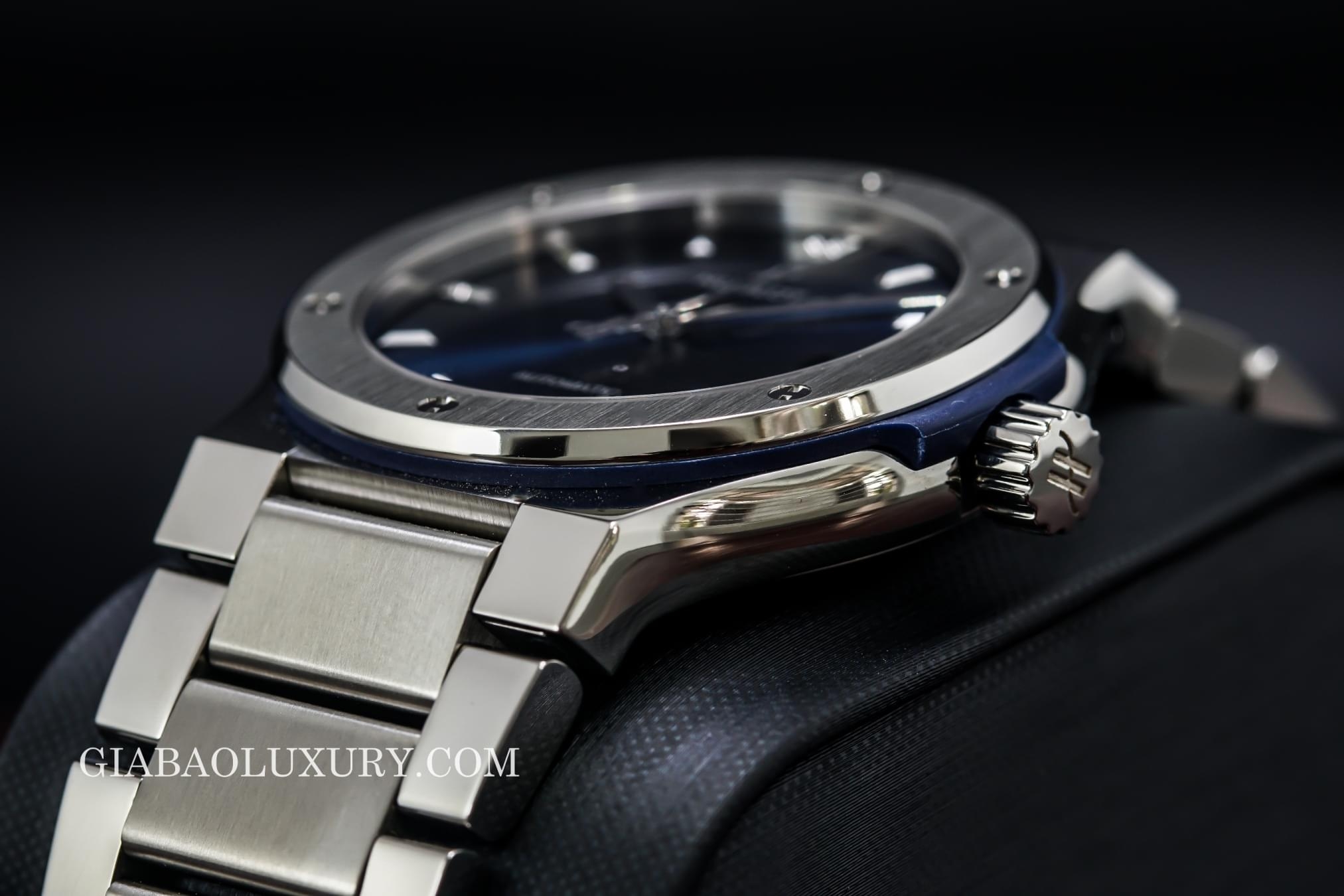 Đồng Hồ Hublot Classic Fusion Blue Titanium Bracelet 42mm 548.NX.7170.NX