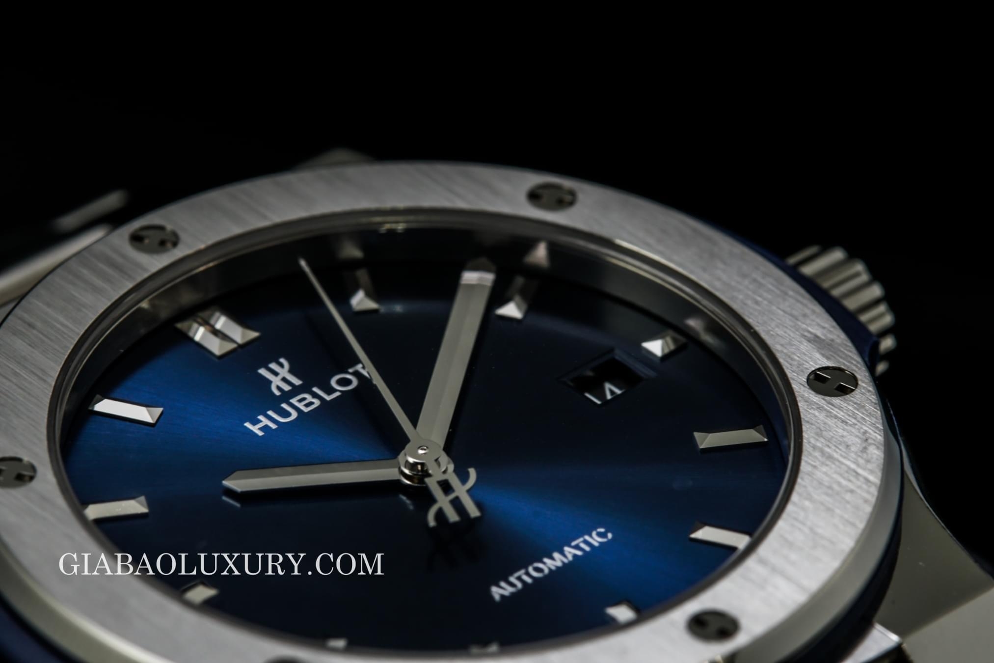 đồng hồ hublot classic fusion titanium 42mm