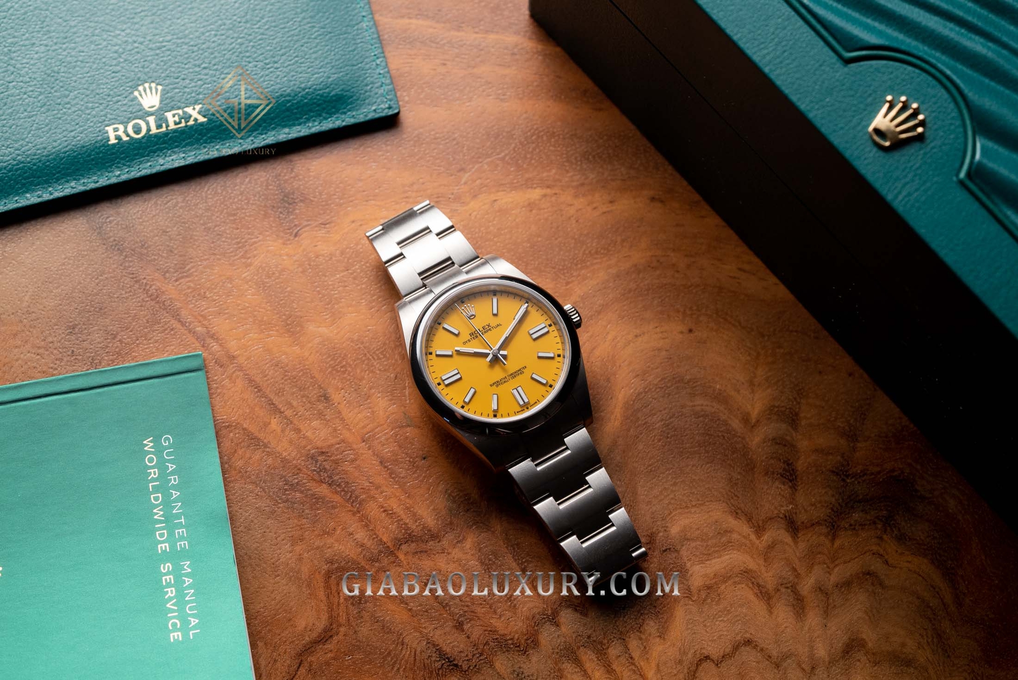 Đồng Hồ Rolex Oyster Perpetual 41 124300 Mặt Số Vàng