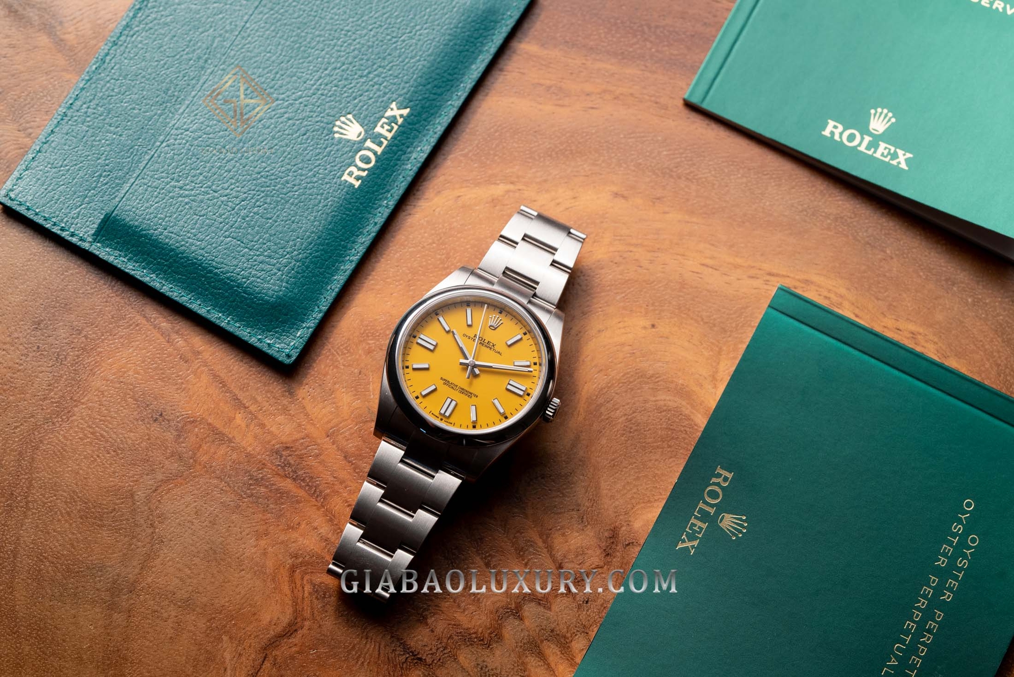 Đồng Hồ Rolex Oyster Perpetual 41 124300 Mặt Số Vàng