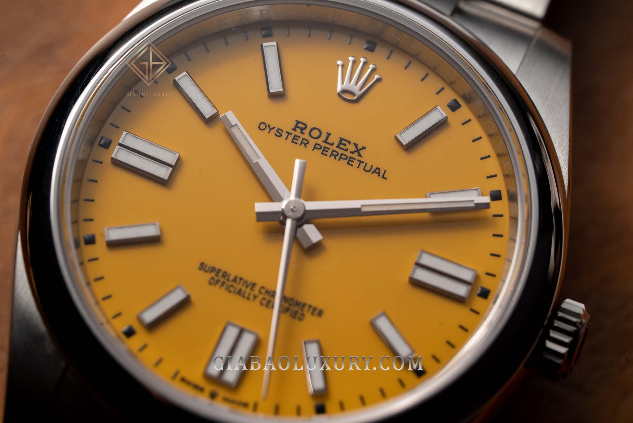 Đồng Hồ Rolex Oyster Perpetual 41 124300 Mặt Số Vàng