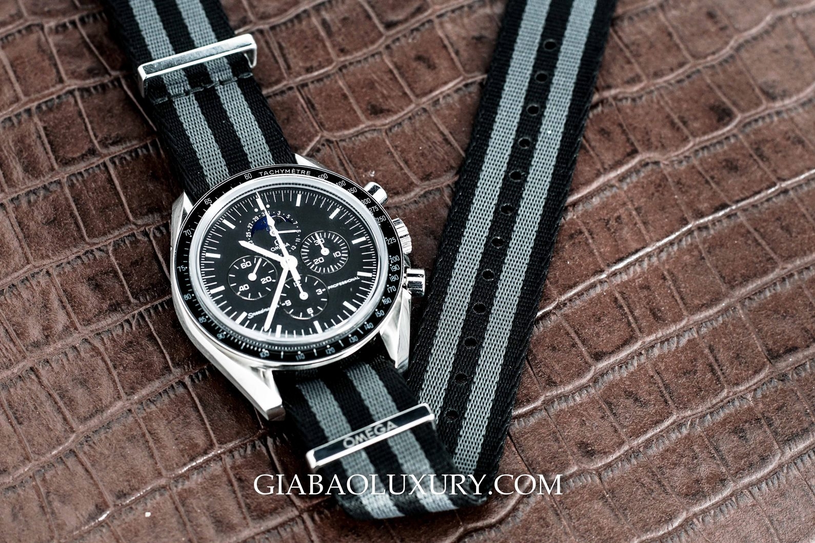 ĐỒNG HỒ OMEGA SPEEDMASTER MOONWATCH PROFESSIONAL CHRONOGRAPH 42 MM
