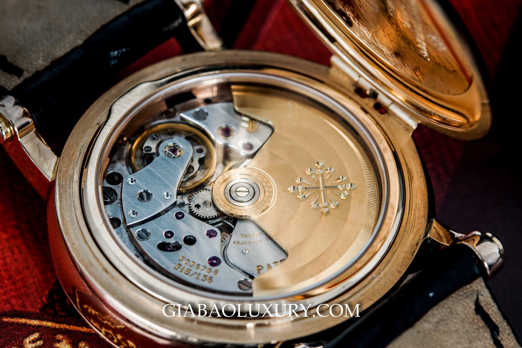 ĐỒNG HỒ PATEK PHILIPPE PERPETUAL CALENDAR RETROGRADE 5059R-001