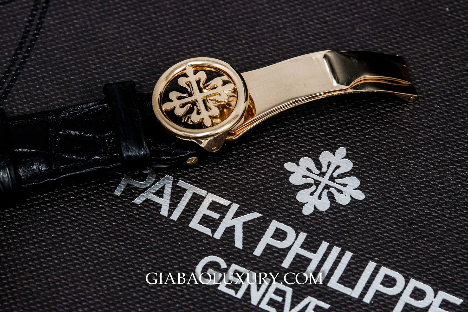 ĐỒNG HỒ PATEK PHILIPPE PERPETUAL CALENDAR RETROGRADE 5059R-001