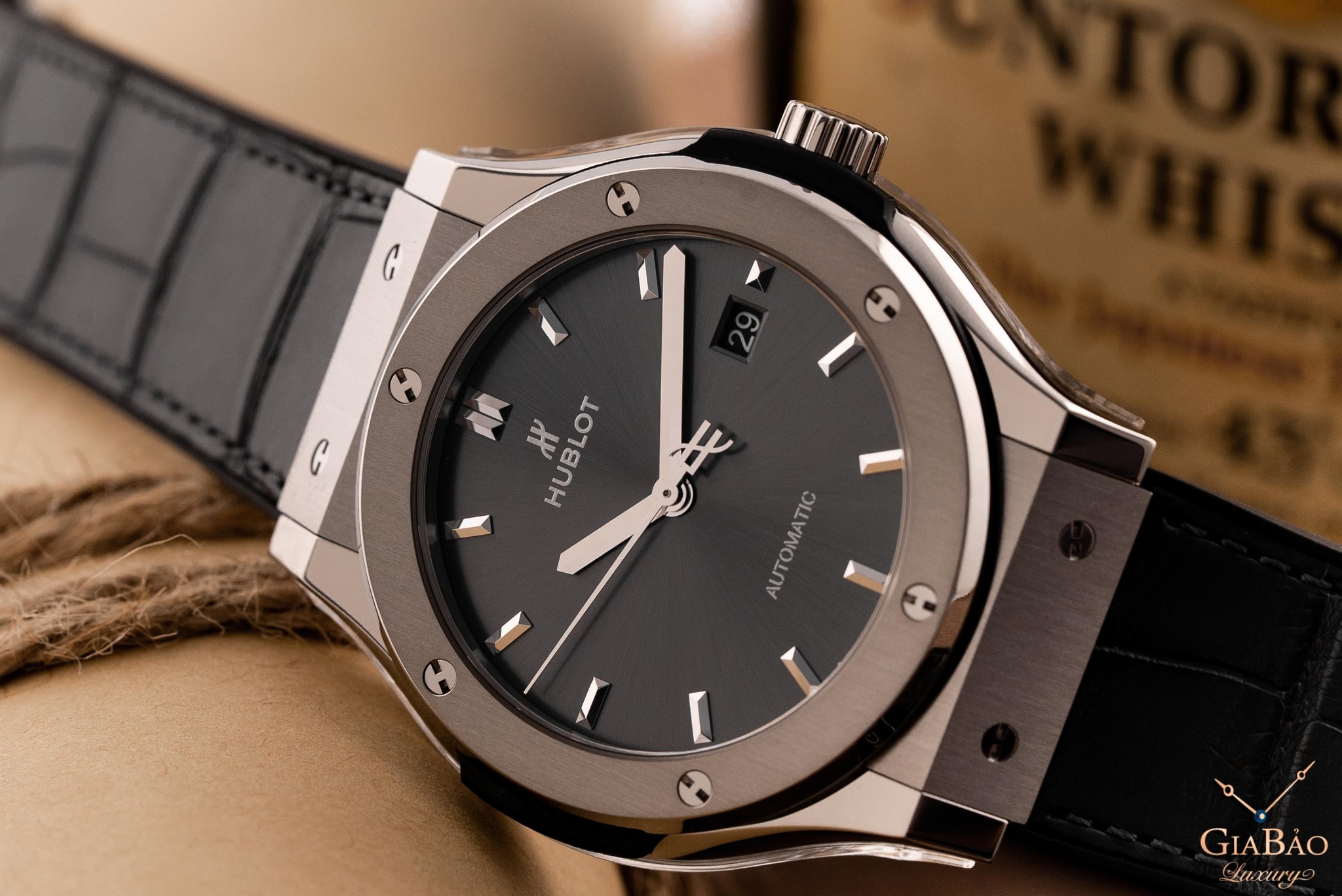 Đồng Hồ Hublot Classic Fusion Grey Titanium 42mm 511.NX.7071.LR