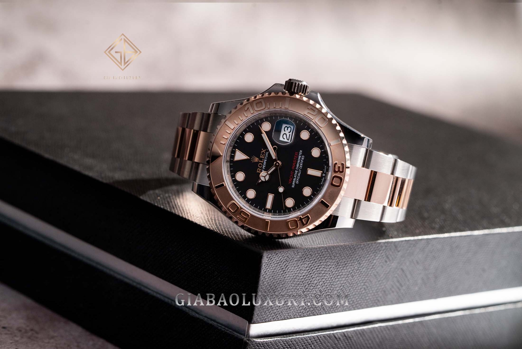 Đồng Hồ Rolex Yacht Master 40 126621 Mặt Số Đen