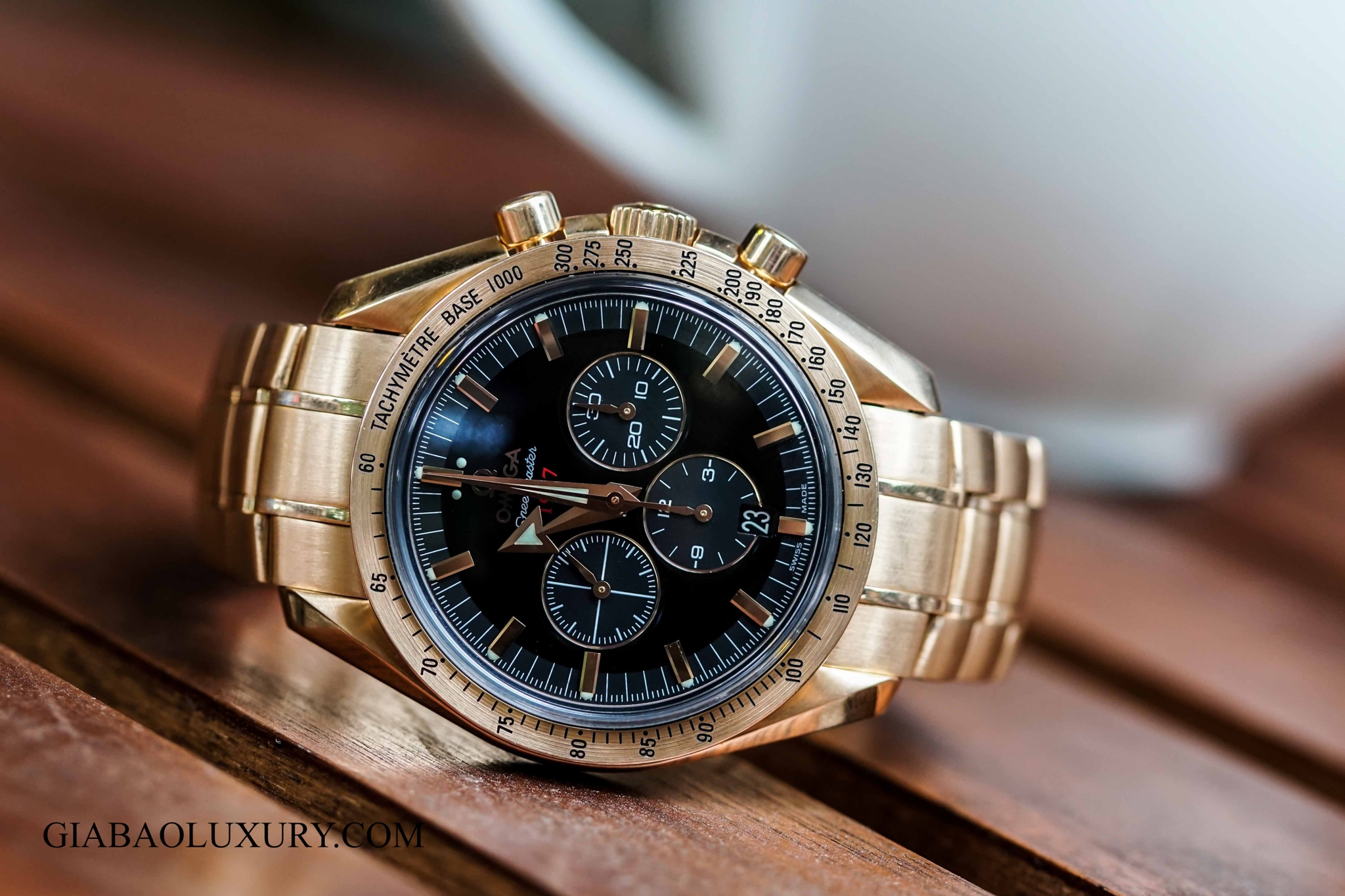 Đồng hồ Omega Speedmaster Broad Arrow 1957