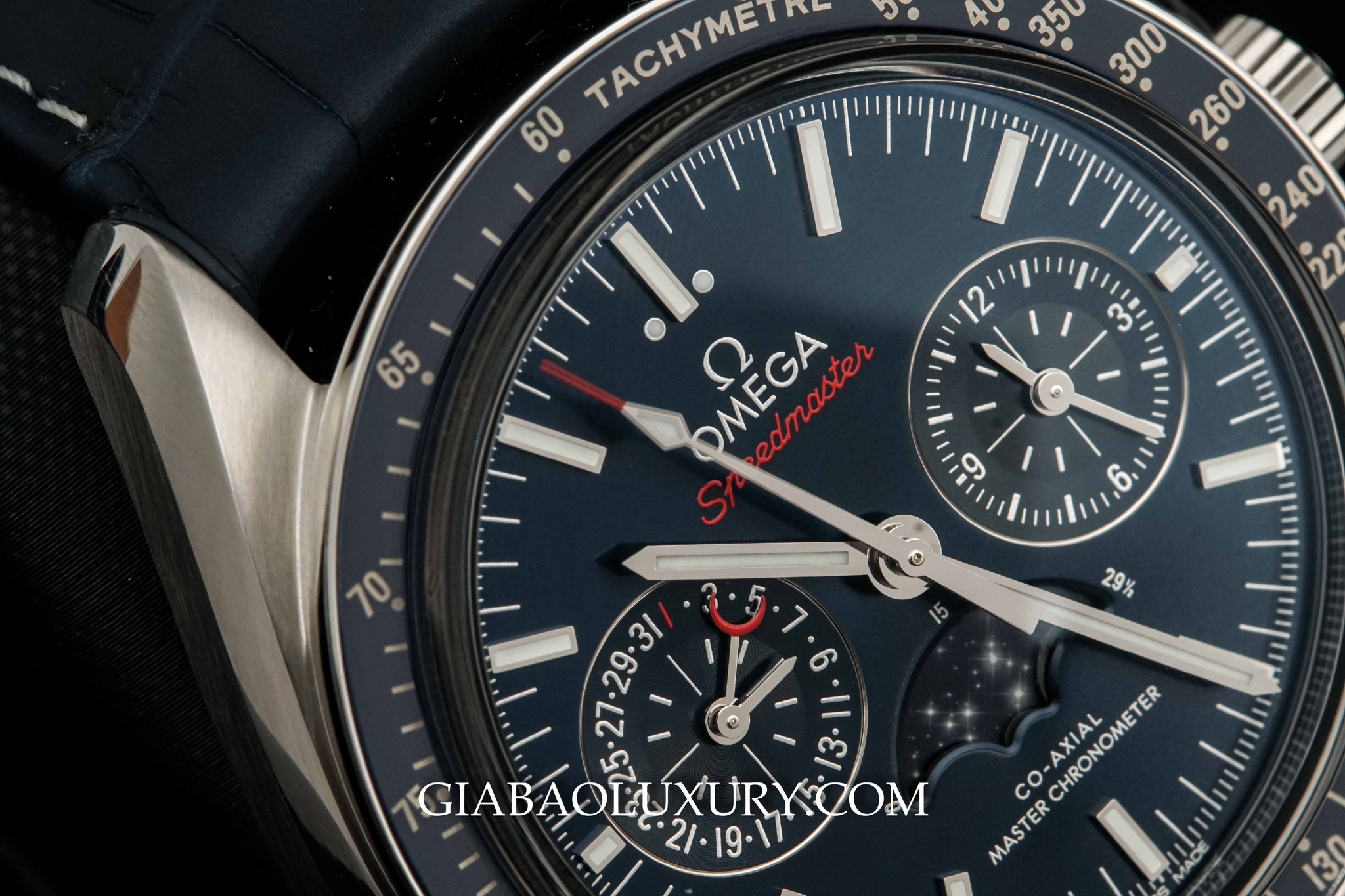 Đồng Hồ Omega Speedmaster Moonwatch MoonPhase Chronograph Master Chronometer