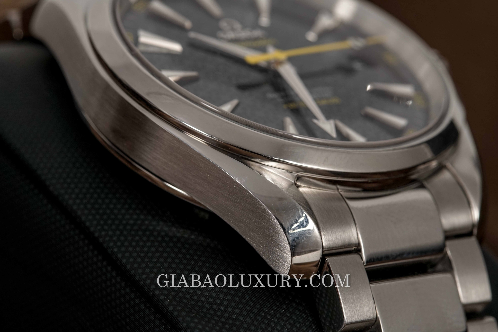 Đồng Hồ Omega Seamaster James Bond Limited Edition Aqua Terra 231.10.42.21.03.004