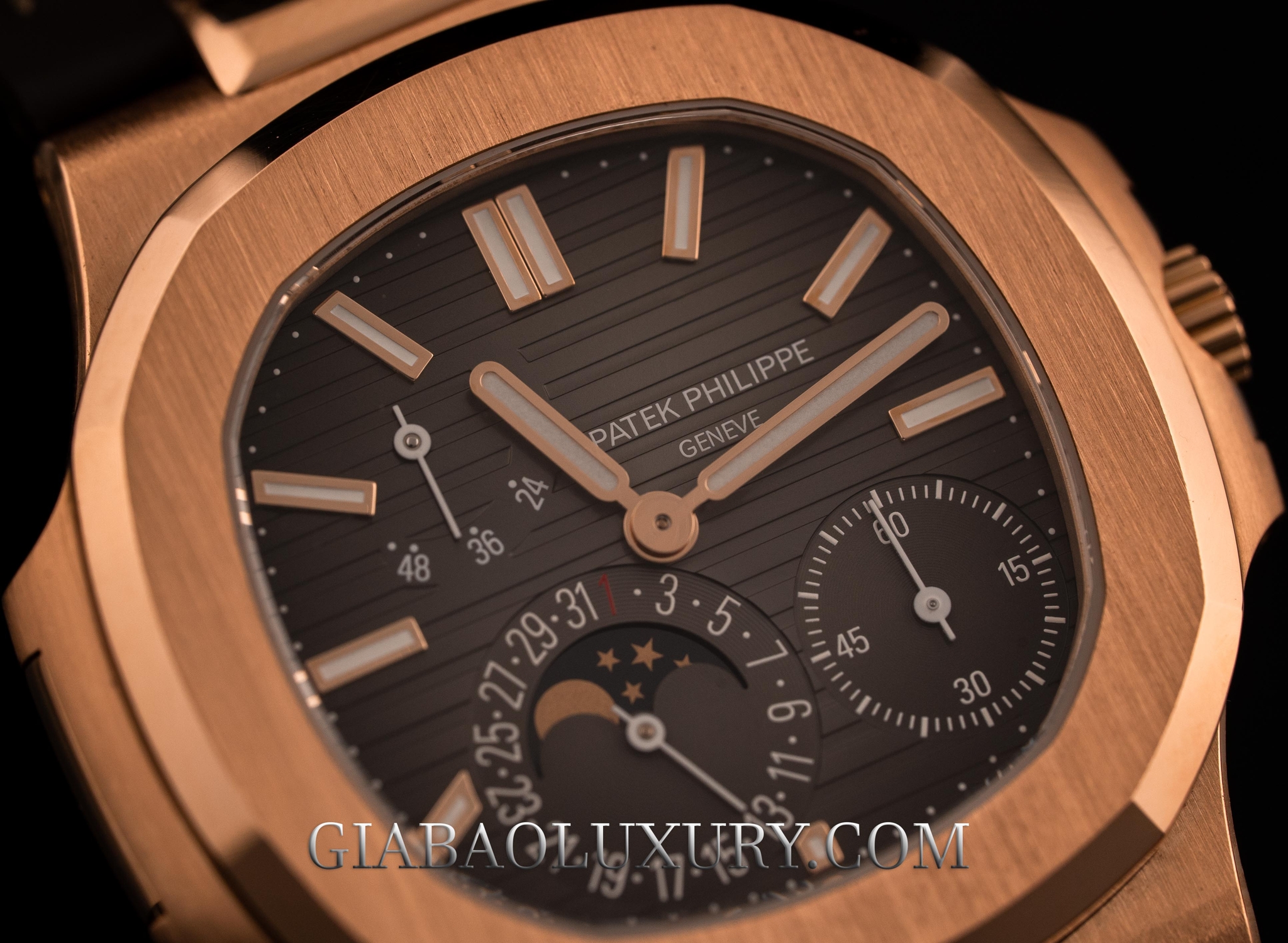 Review đồng hồ Patek Philippe Nautilus 5712R