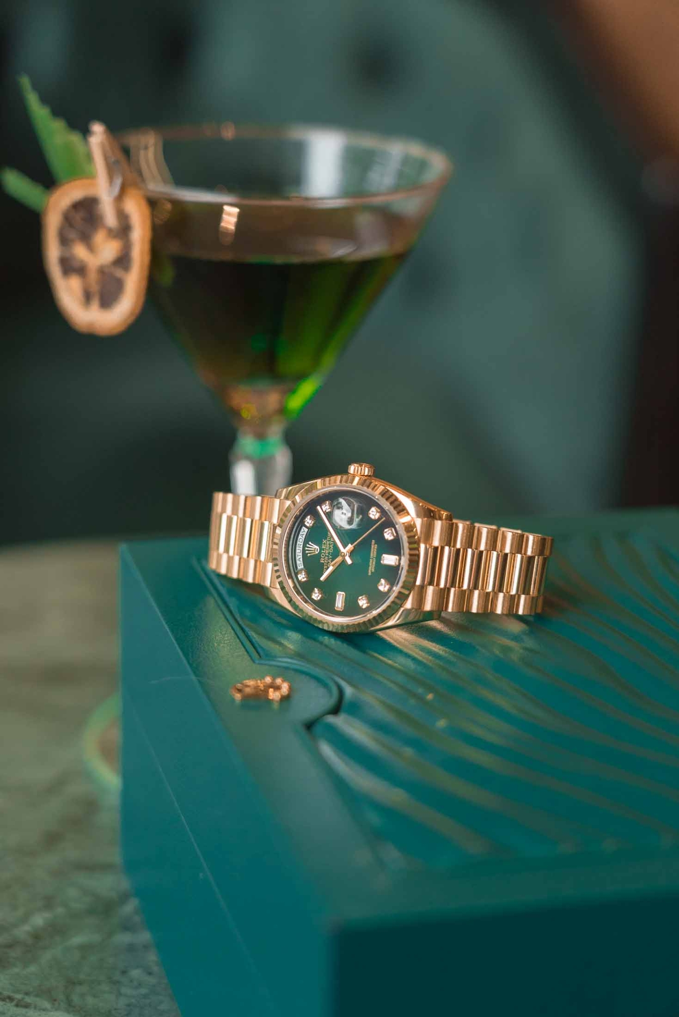 Đồng Hồ Rolex Day-Date 36 128238 Mặt Số Ombre Xanh Lá