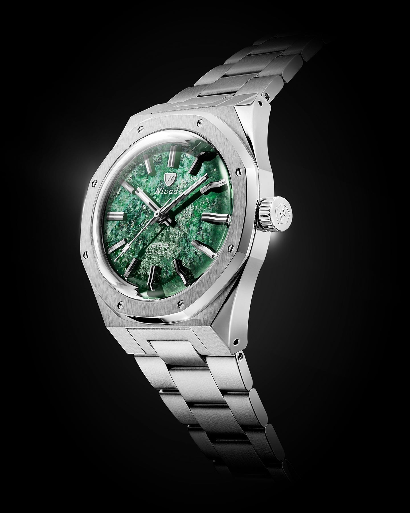 Nivada Grenchen, dòng sản phẩm F77, Ref number: 68037A77, mặt số Đá Aventurine xanh lá