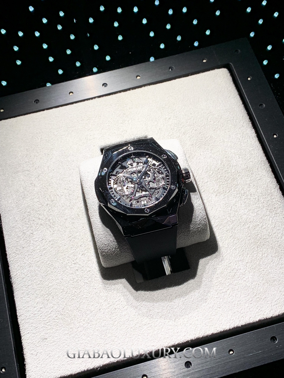 Giới thiệu gian hàng triển lãm của Hublot tại Baselworld 2019 - Nổi bật siêu xe