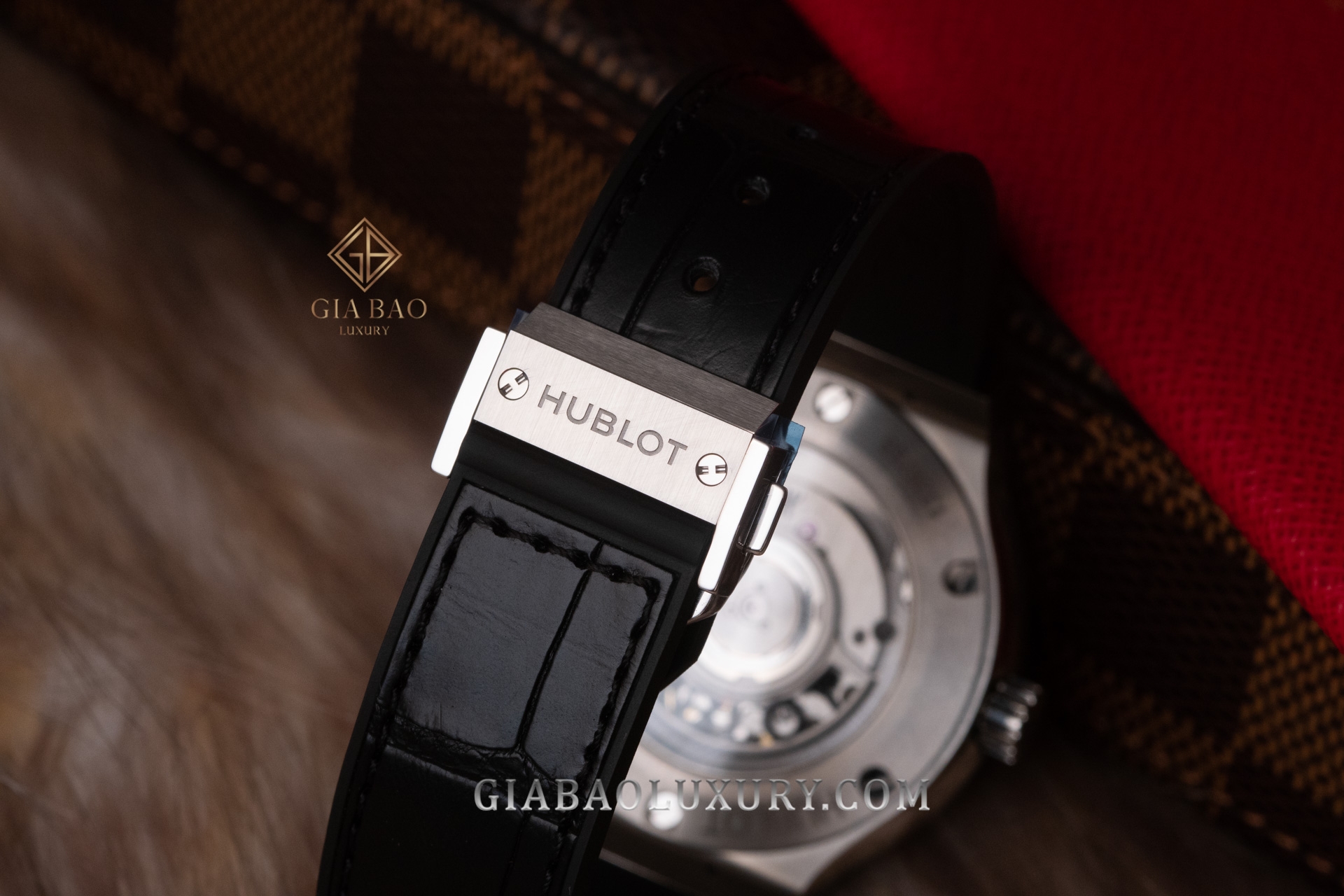 Đồng Hồ Hublot Classic Fusion Titanium  38mm 565.NX.1171.LR