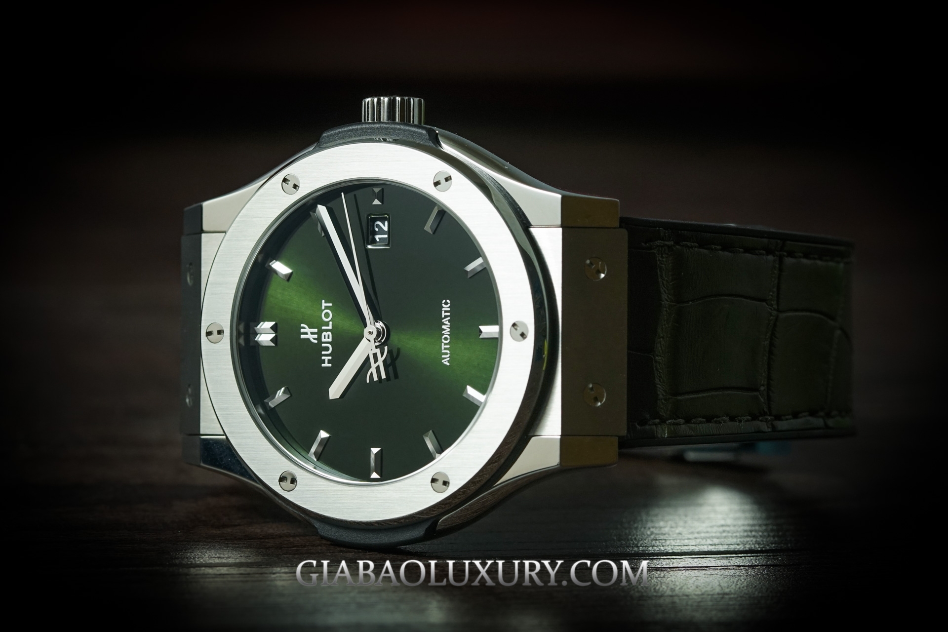 Đồng Hồ Hublot Classic Fusion Green Titanium 42mm 542.NX.8970.LR