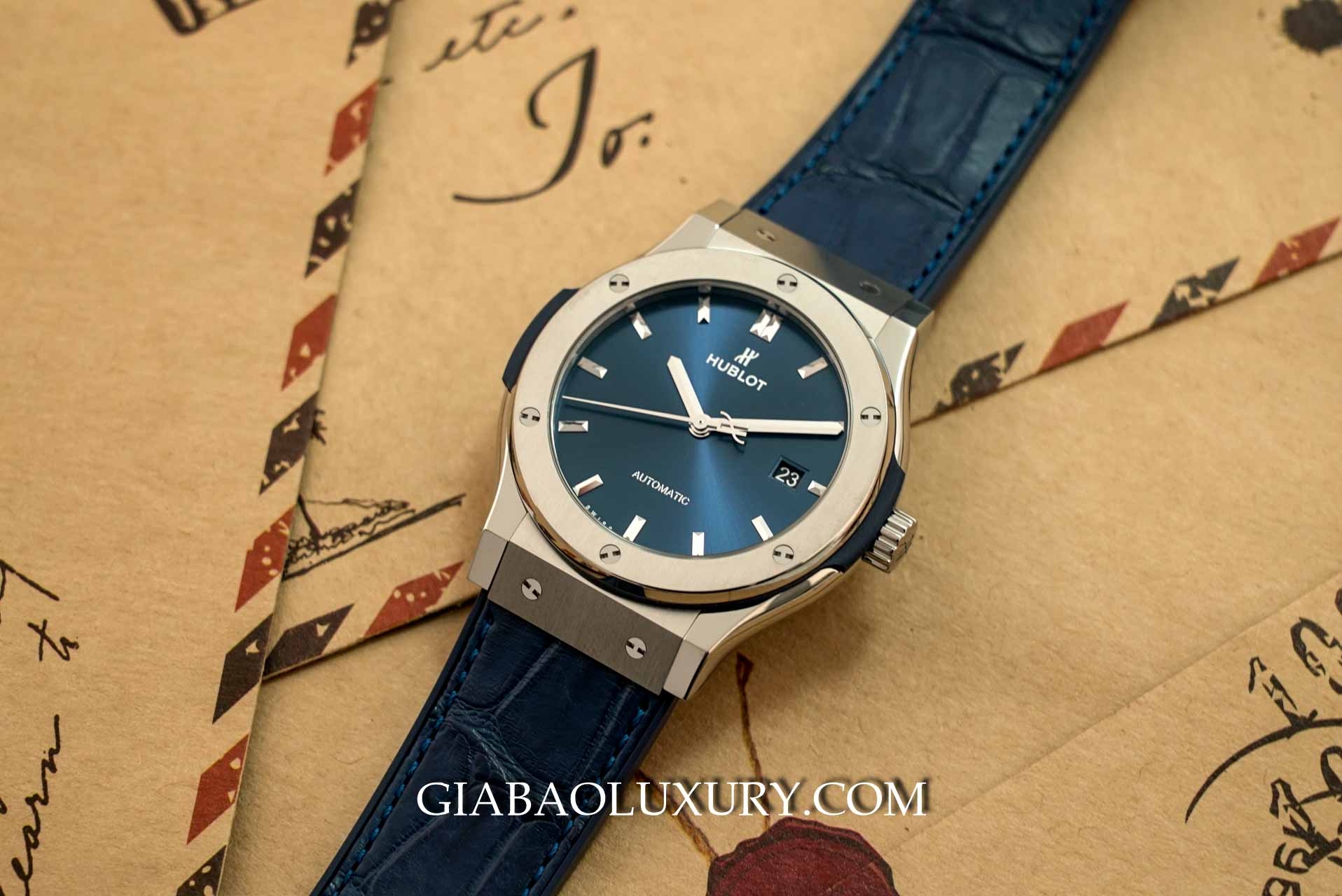 Đồng Hồ Hublot Classic Fusion Blue Titanium 42mm 542.NX.7170.LR