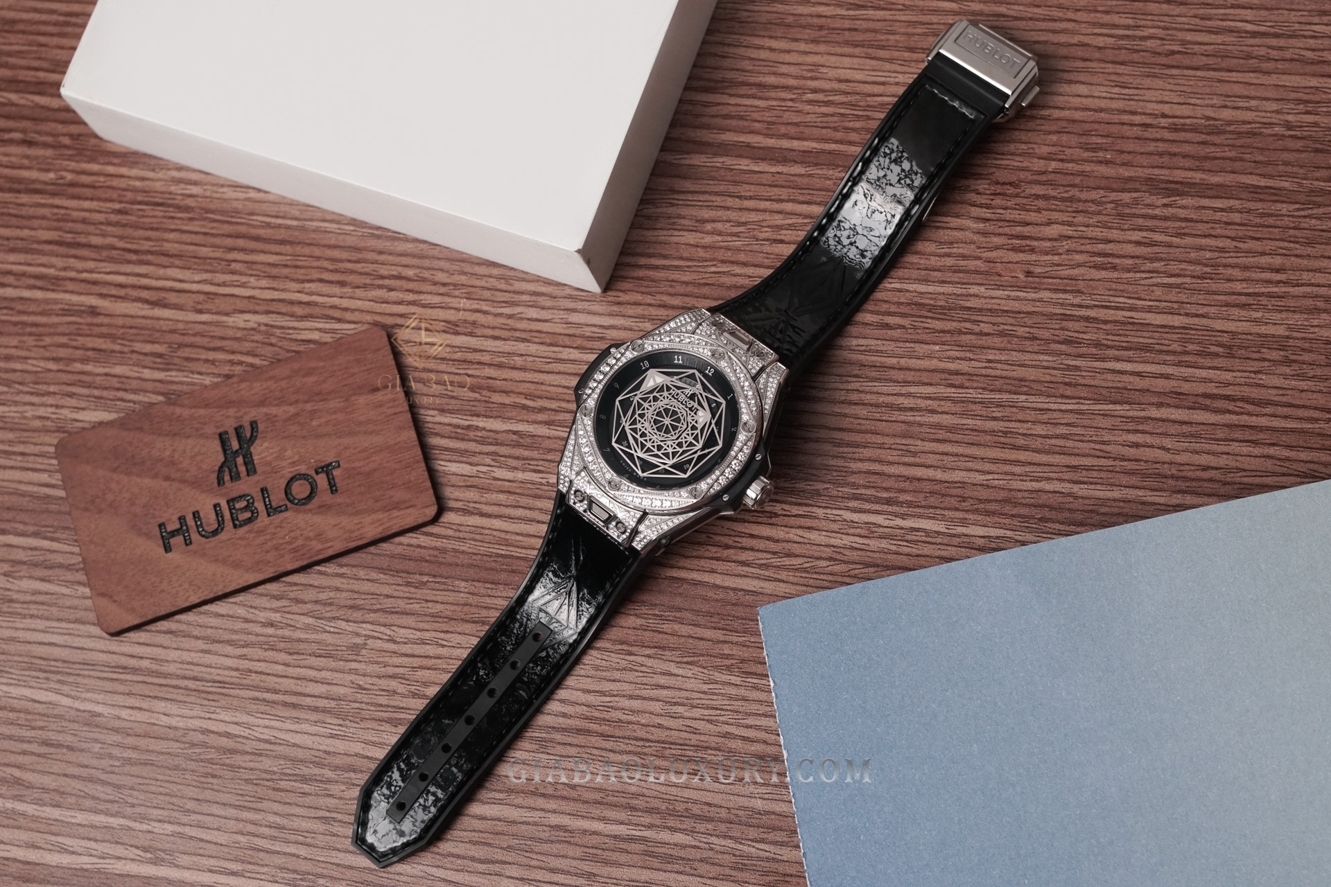 Đồng Hồ Hublot Big Bang 465.SS.1117.VR.1704.MXM18