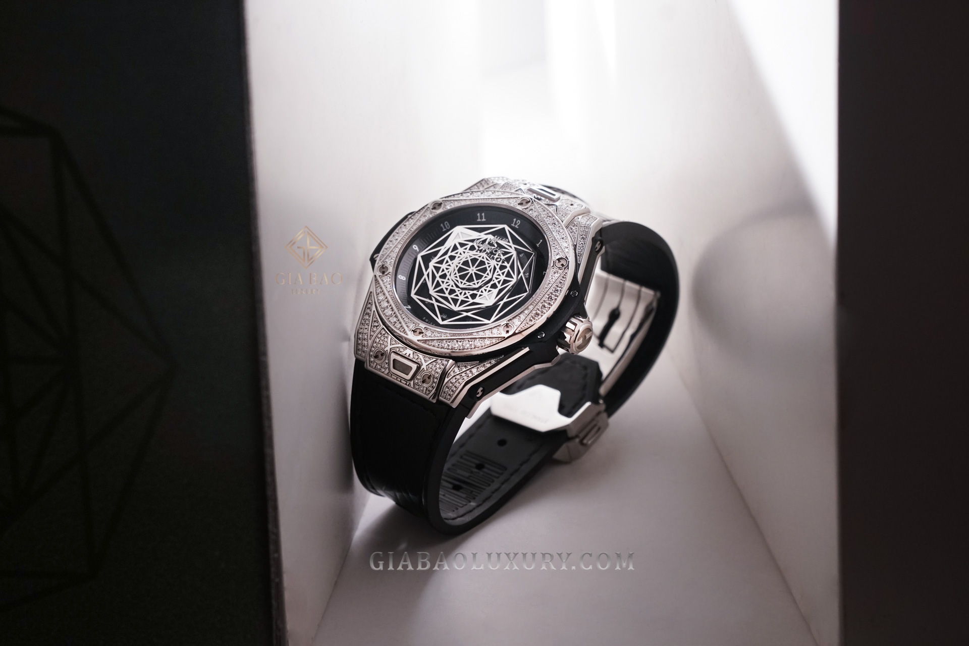 Đồng Hồ Hublot Big Bang 465.SS.1117.VR.1704.MXM18