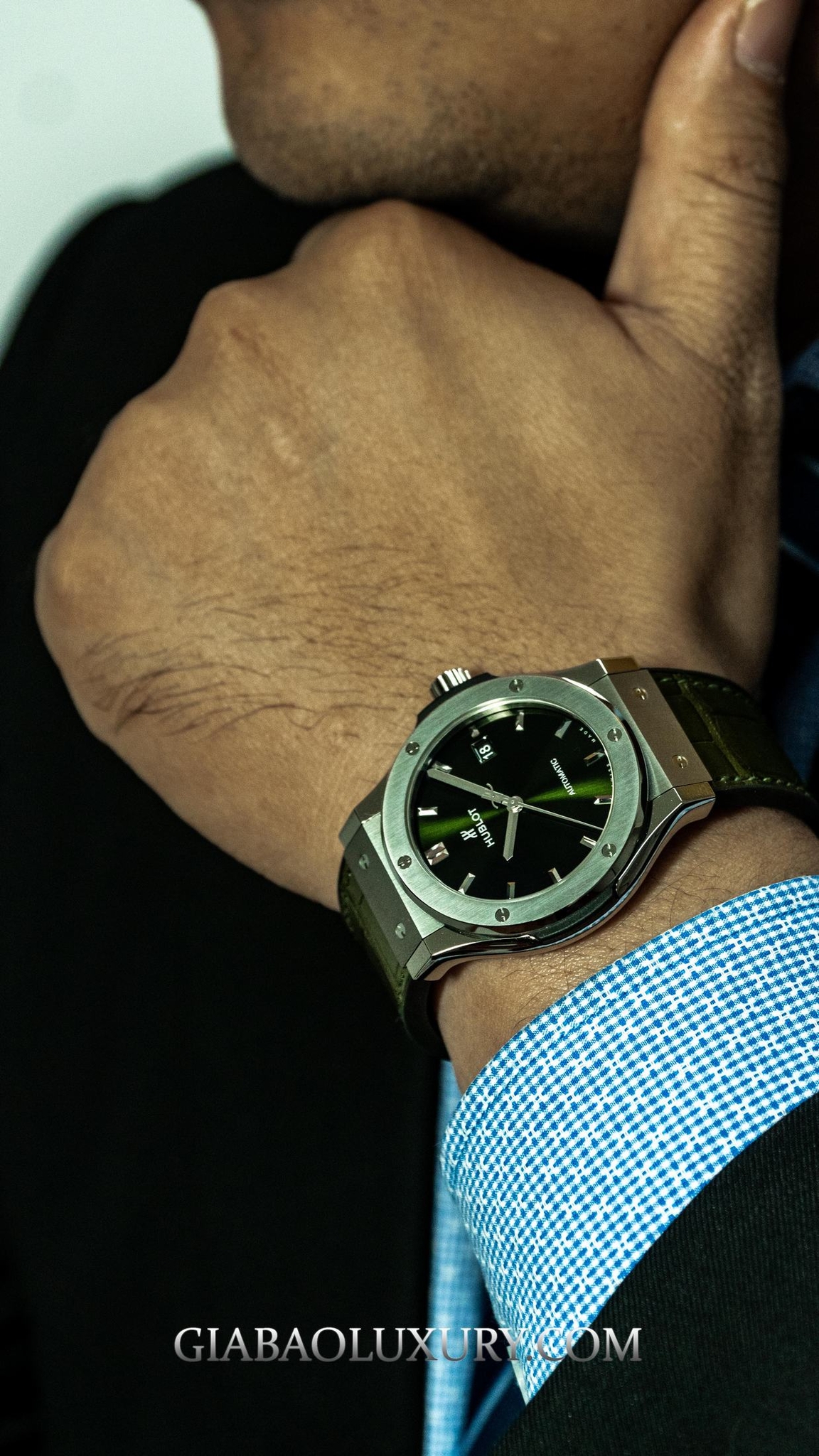 Đồng hồ Hublot Classic Fusion Green 42mm Titanium 542.NX.8970.LR