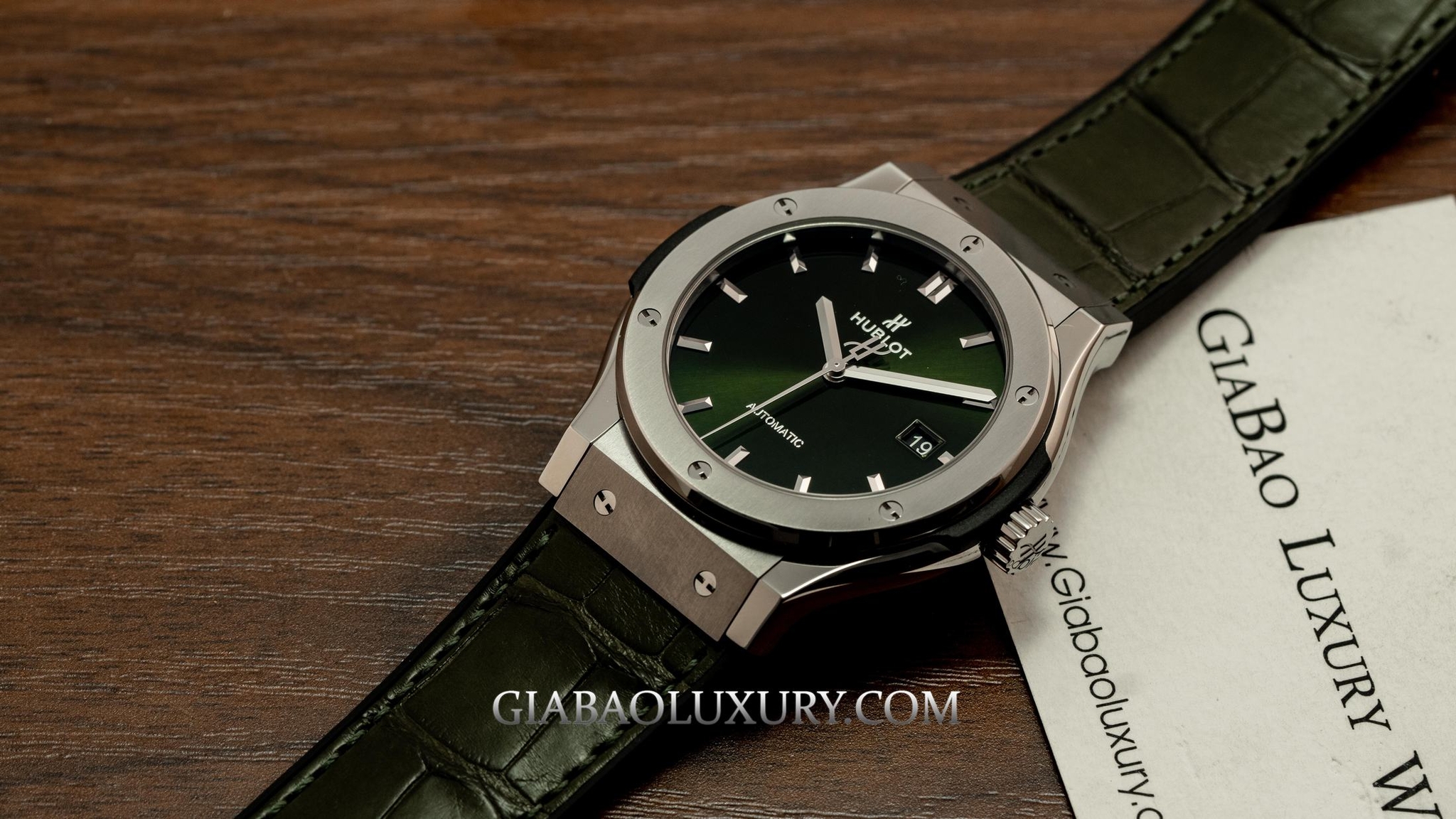 Đồng hồ Hublot Classic Fusion Green 42mm Titanium 542.NX.8970.LR