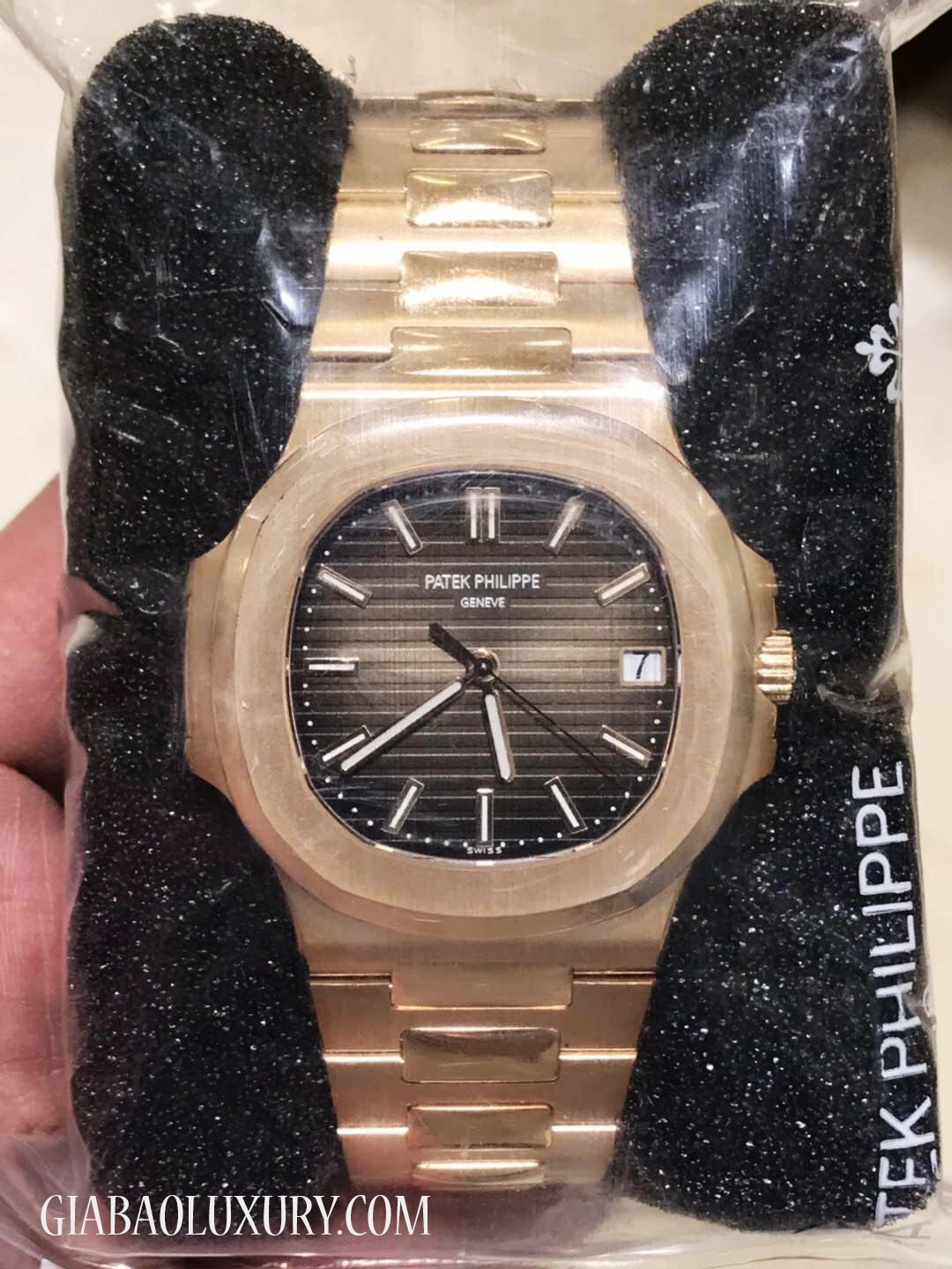 Đồng Hồ Patek Philippe Nautilus 5711/1R-001