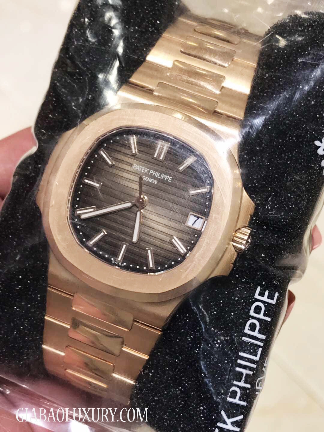 Đồng Hồ Patek Philippe Nautilus 5711/1R-001