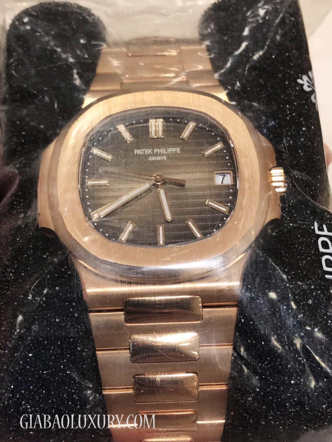 Đồng Hồ Patek Philippe Nautilus 5711/1R-001