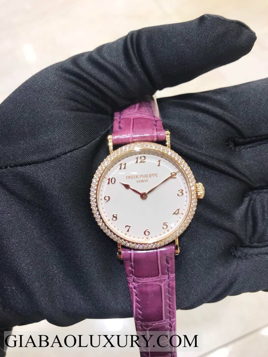 Đồng Hồ Patek Philippe Calatrava 7200/200R-001