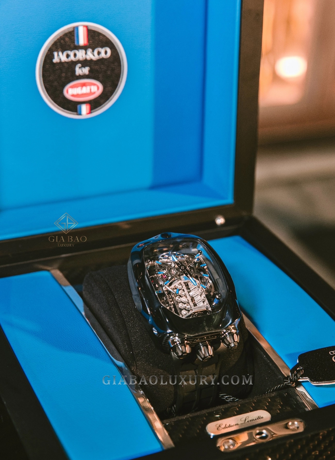 Đồng hồ Jacob & Co. Bugatti Chiron Tourbillon: Siêu xe ước mơ có ngay trên cổ tay