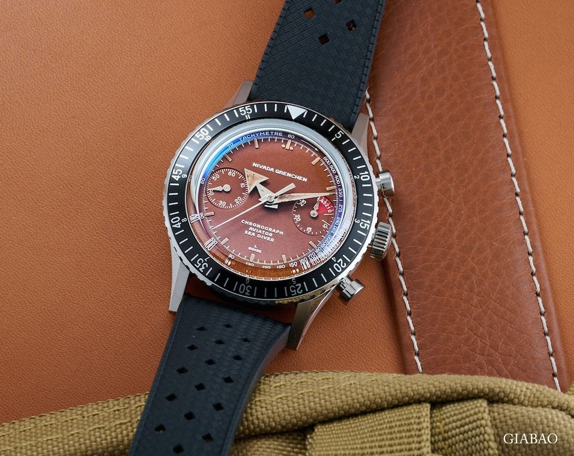 Nivada Grenchen, dòng sản phẩm Chronomaster, Ref number: 85007M, mặt số màu đỏ tropica