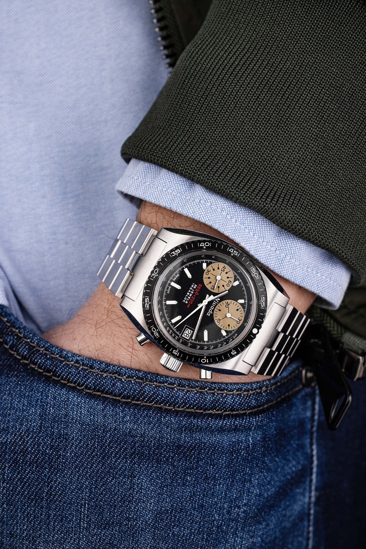 Nivada Grenchen, dòng sản phẩm Chronosport, Ref number: 77002A45, mặt số màu đen