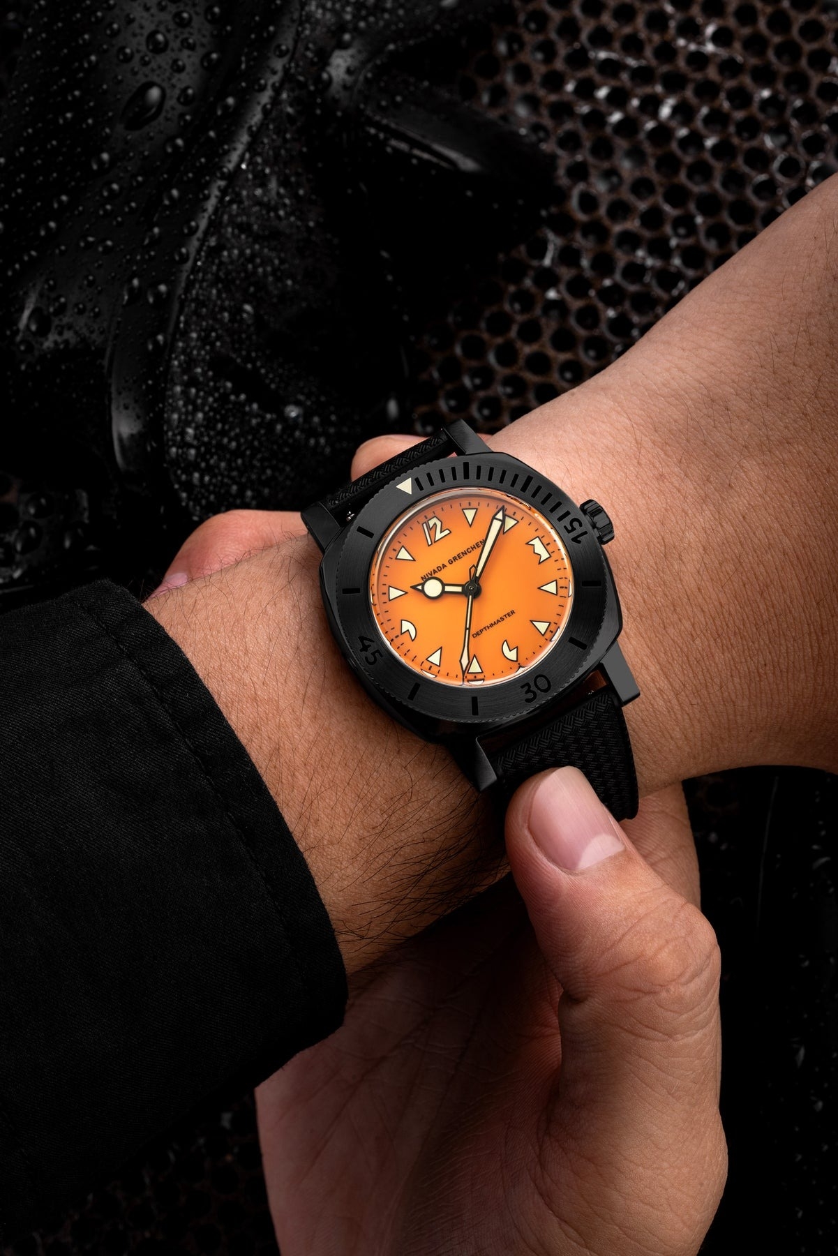 Nivada Grenchen, dòng sản phẩm Depthmaster, Ref number: 14131A, mặt số màu cam