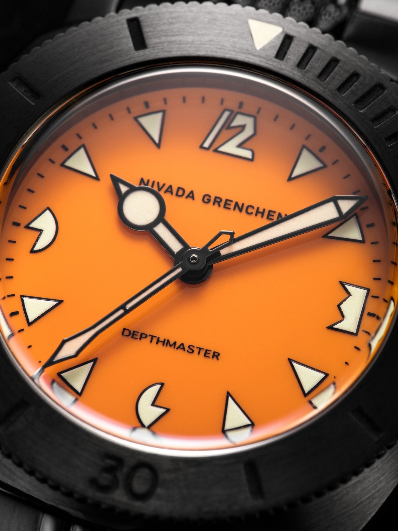 Nivada Grenchen, dòng sản phẩm Depthmaster, Ref number: 14131A, mặt số màu cam