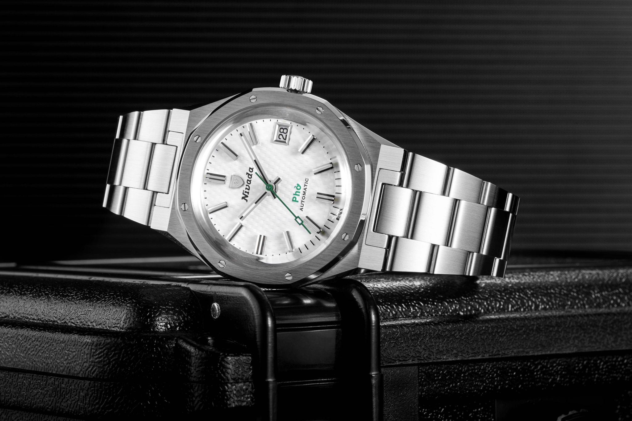 Nivada Grenchen, dòng sản phẩm F77 “Phở”