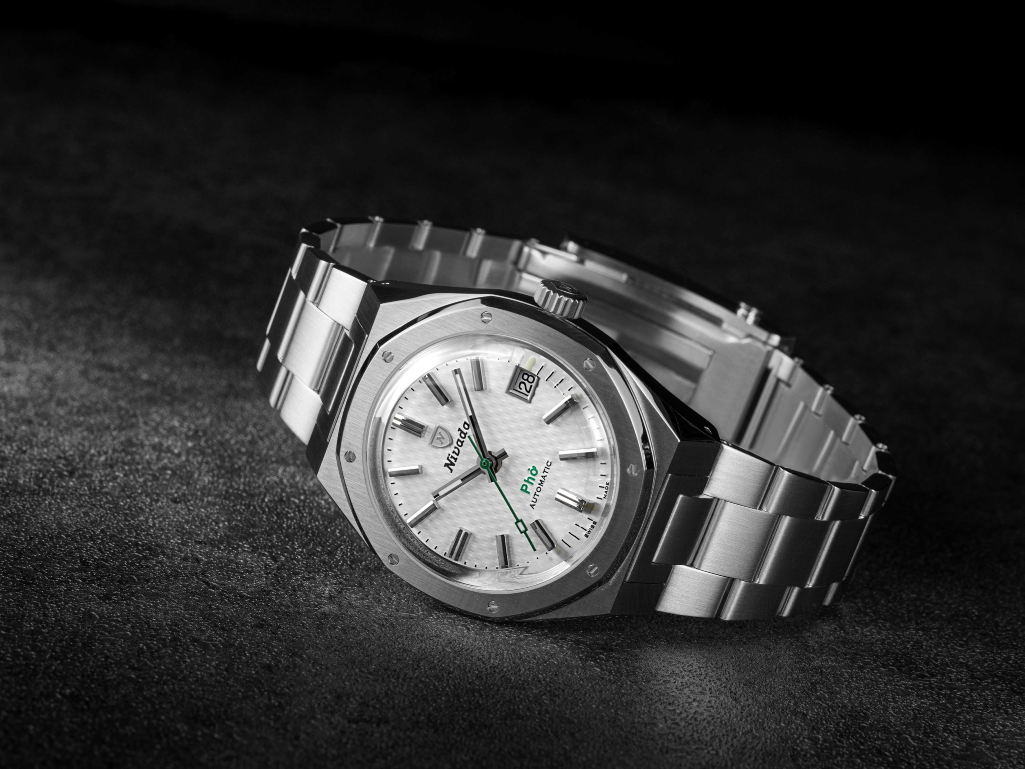 Nivada Grenchen, dòng sản phẩm F77 “Phở”