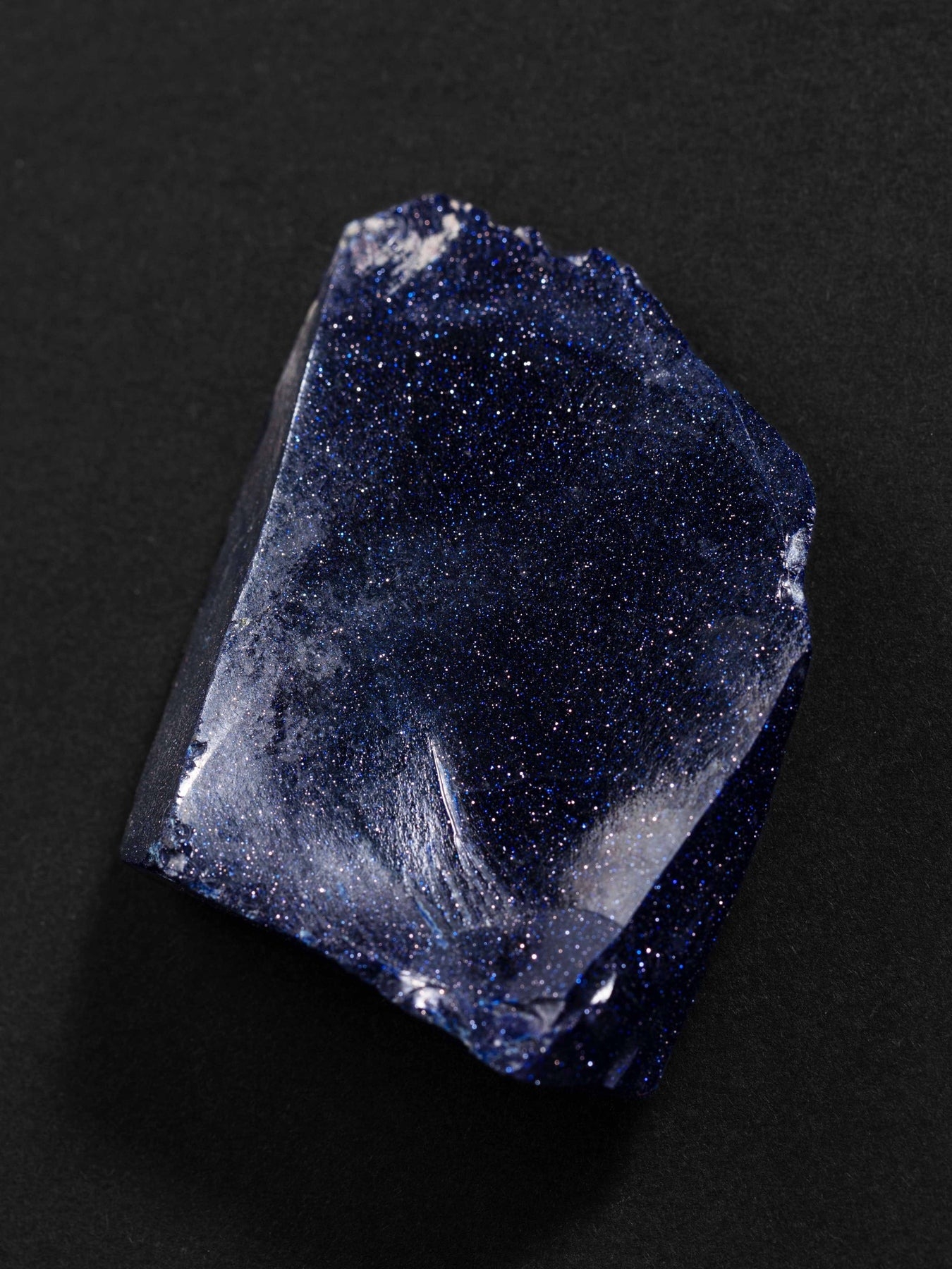 Nivada Grenchen, dòng sản phẩm F77, Ref number: 68009A77, mặt số đá Lapis Lazuli xanh dương nhạt