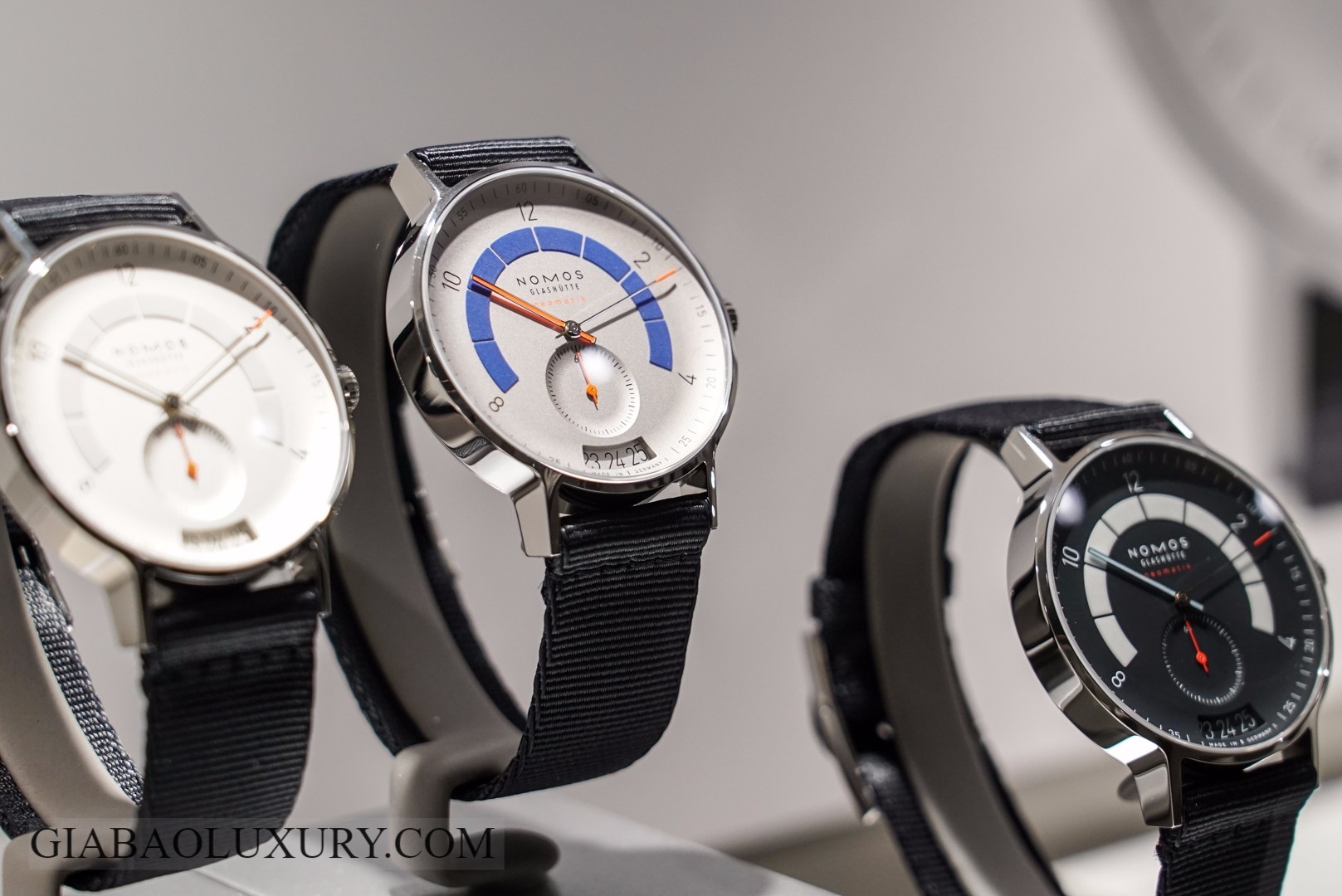 đồng hồ Nomos Autobahn