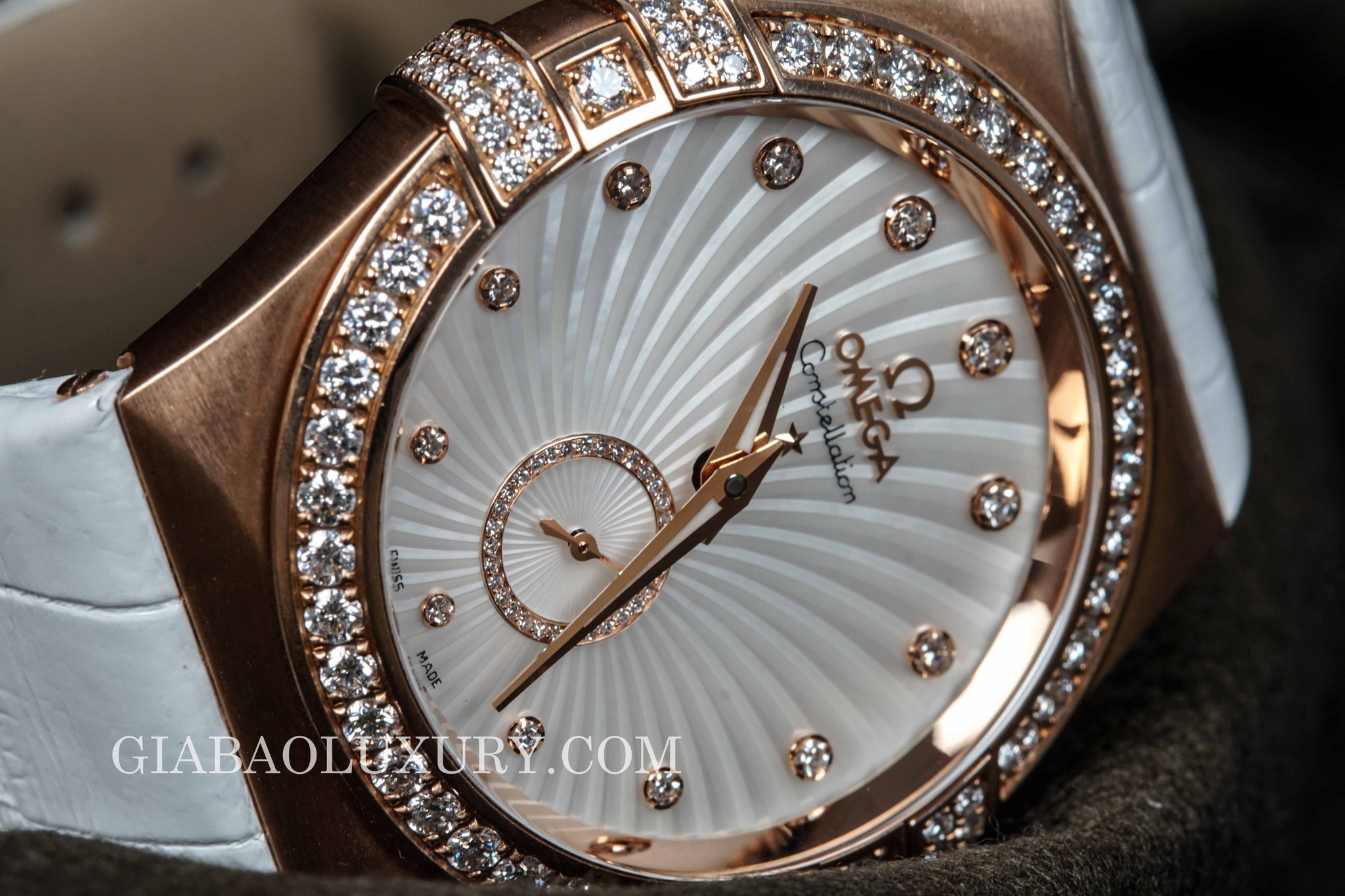 đồng hồ omega constellation