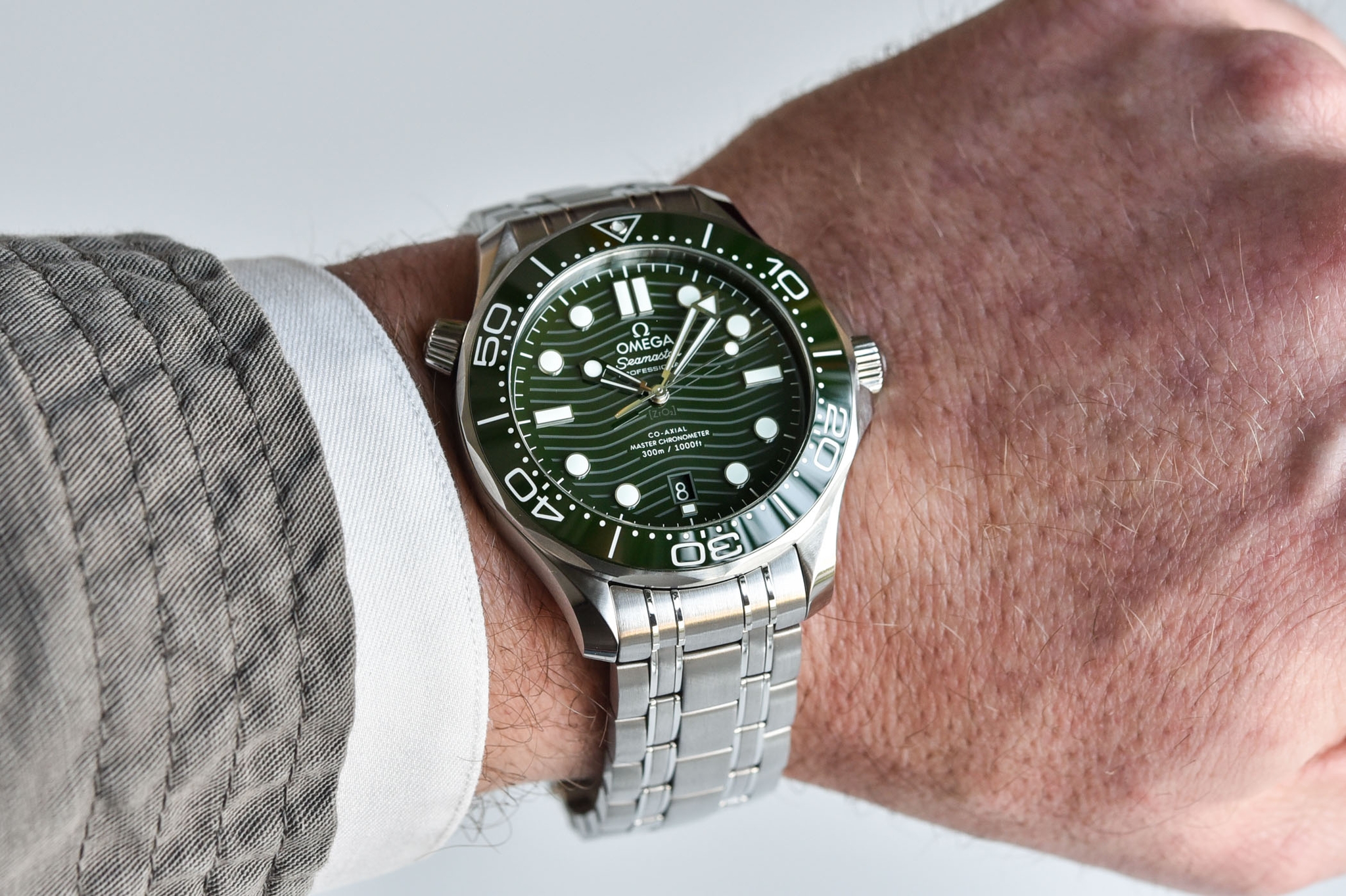 Omega Seamaster Diver 300M phiên bản xanh lá