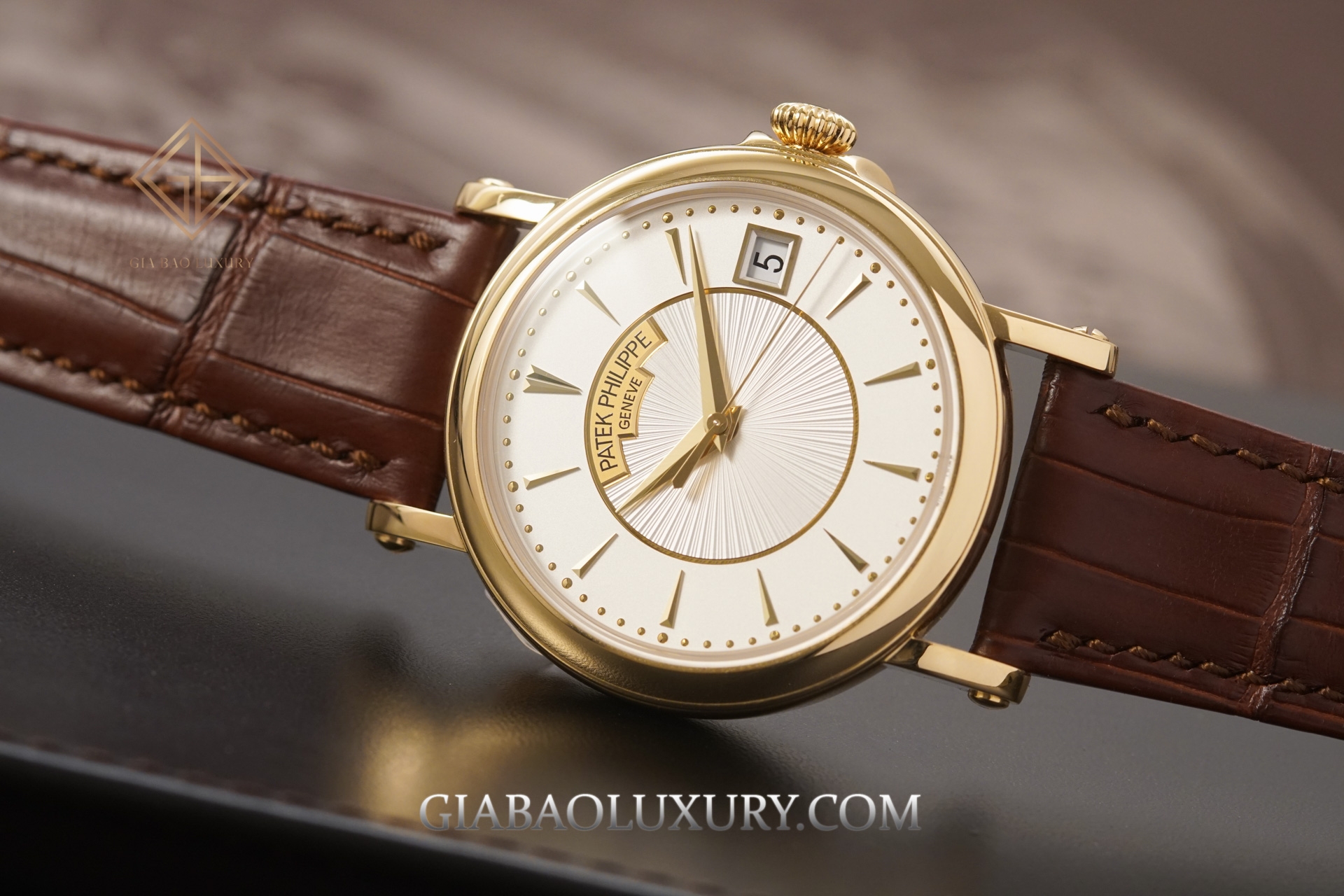 Đồng Hồ Patek Philippe Calatrava 5153J-001