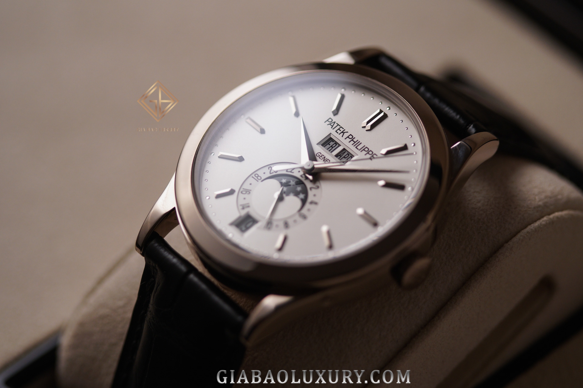 Đồng Hồ Patek Philippe Complications 5396G-011