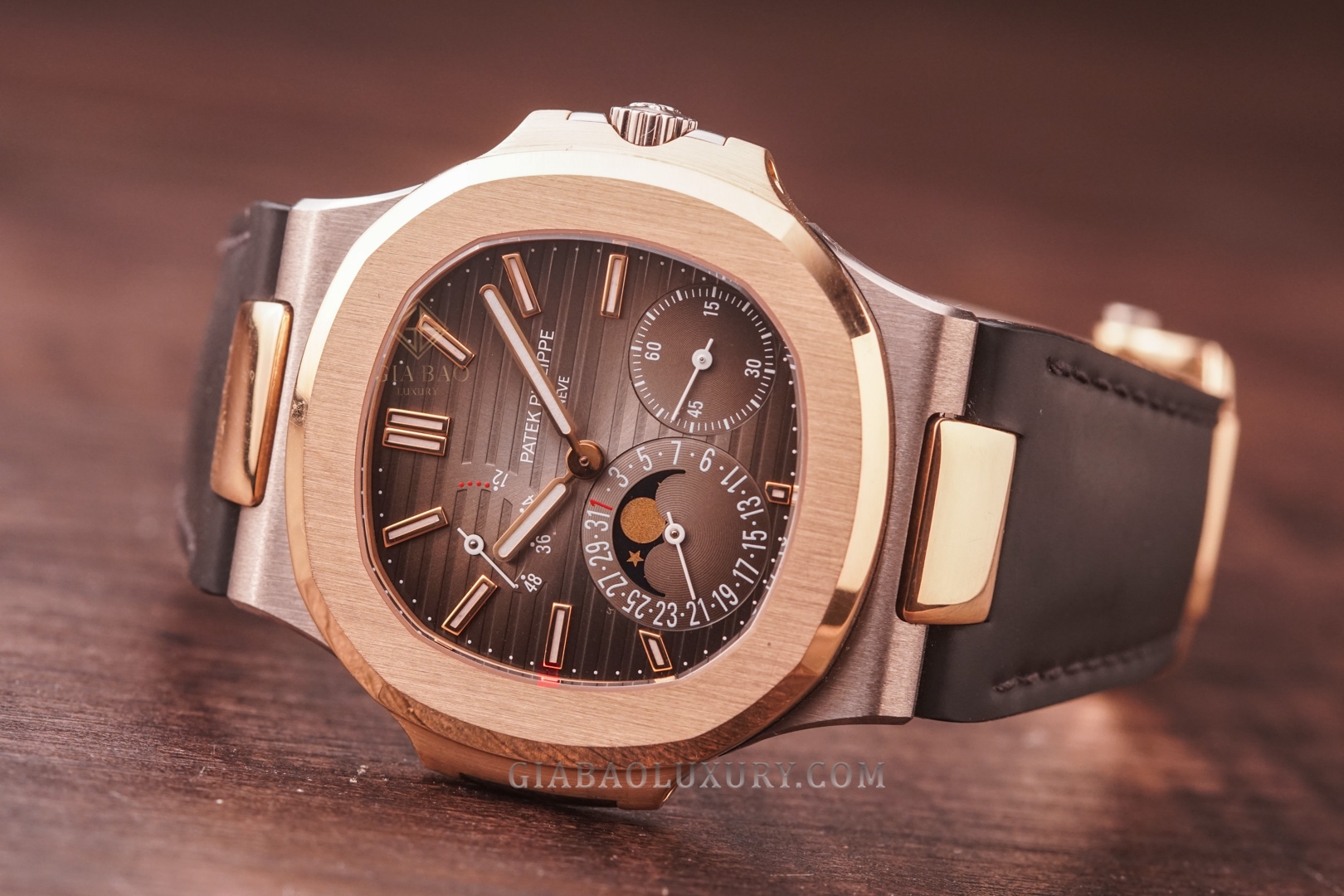 Đồng Hồ Patek Philippe Nautilus 5712GR-001