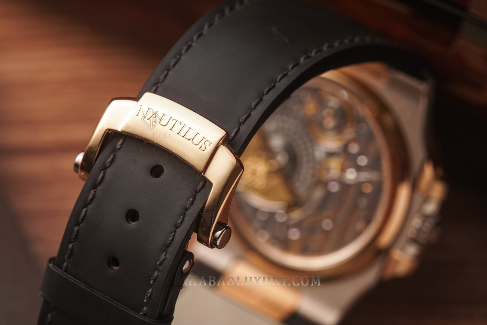 Đồng Hồ Patek Philippe Nautilus 5712GR-001